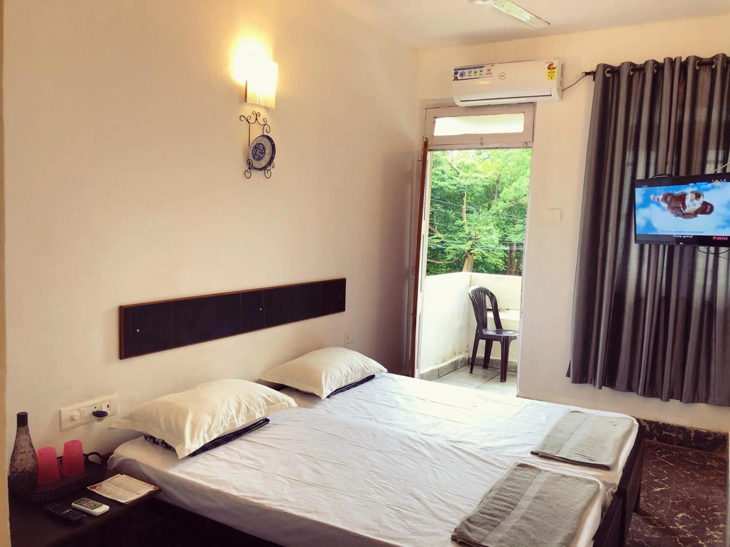 Photo of the whole room, Bed in Hotel Paulino