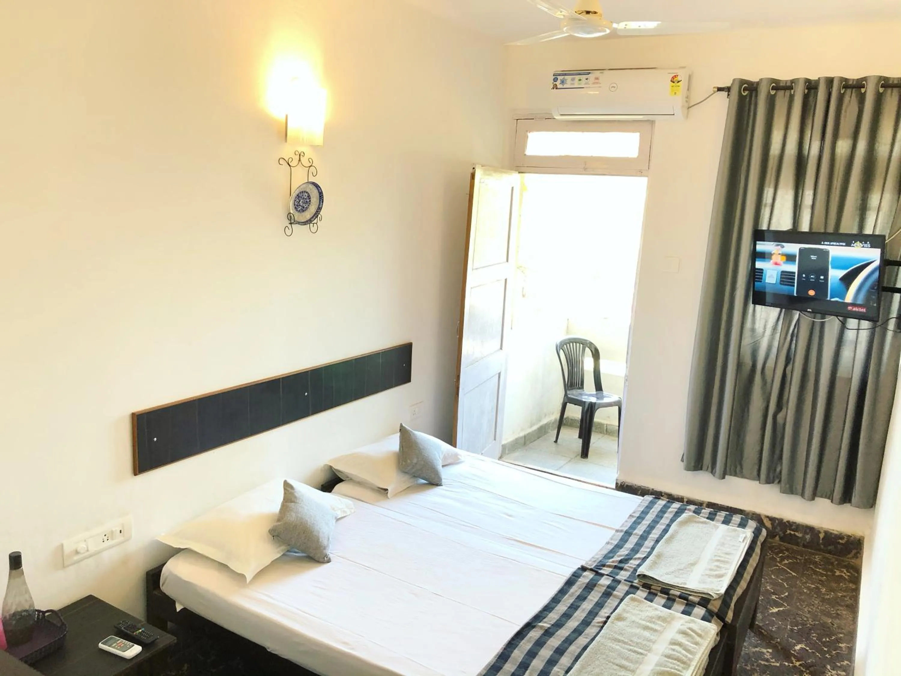Photo of the whole room, Bed in Hotel Paulino