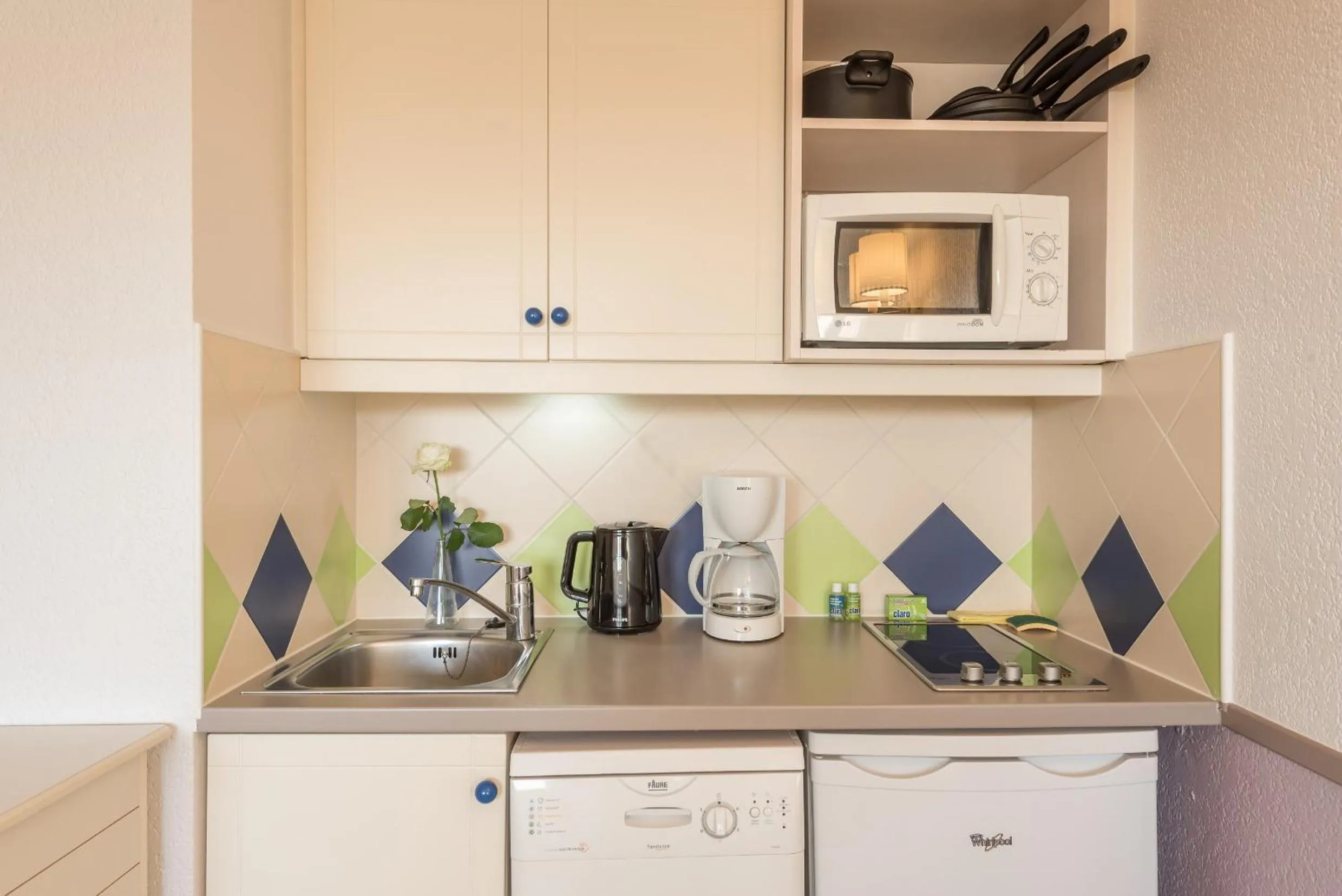 Kitchen or kitchenette in Résidence Pierre & Vacances La Rostagne