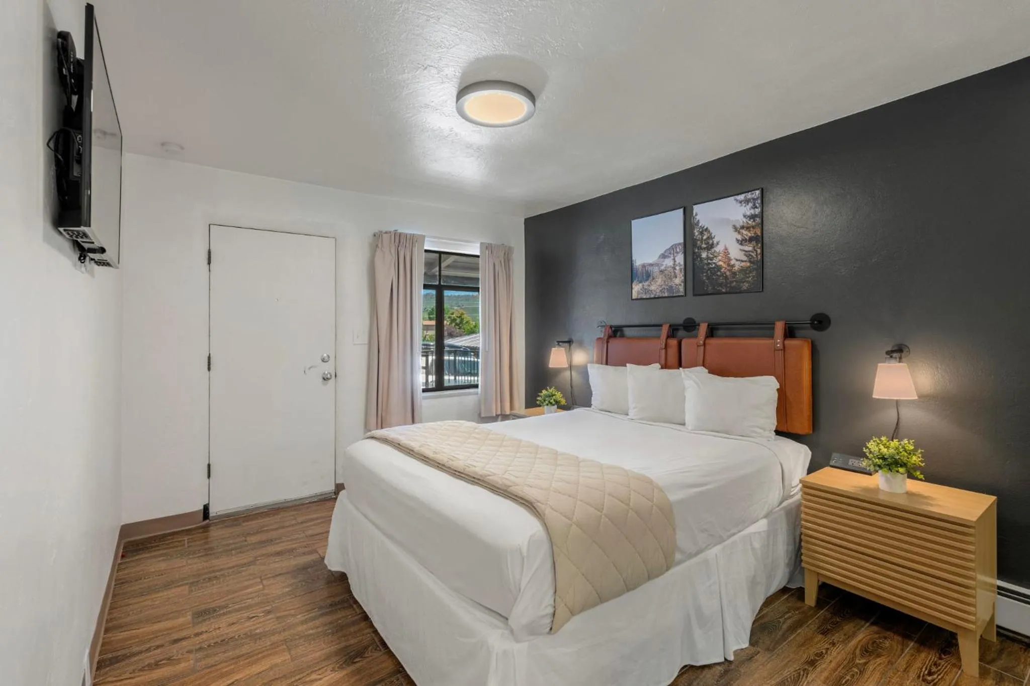 Bed in Adventure Inn Durango