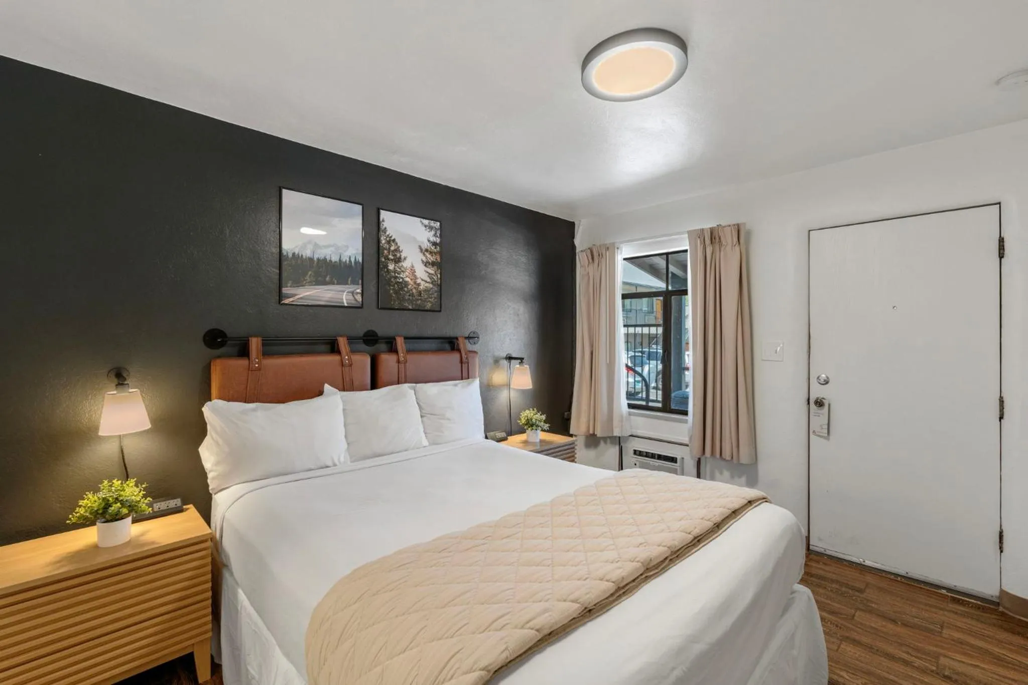 Bed in Adventure Inn Durango