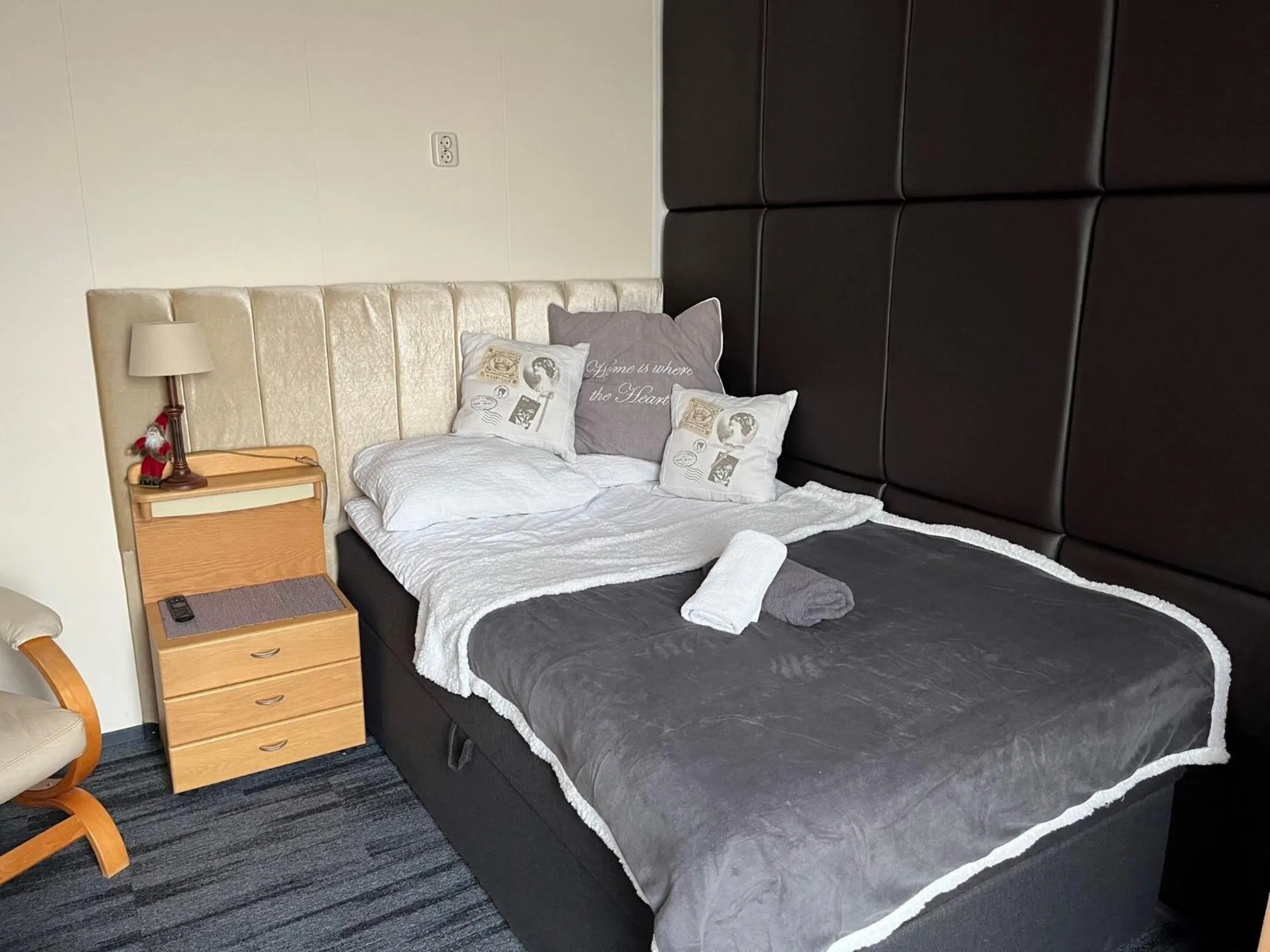 Bed in Hotel Dijkzicht