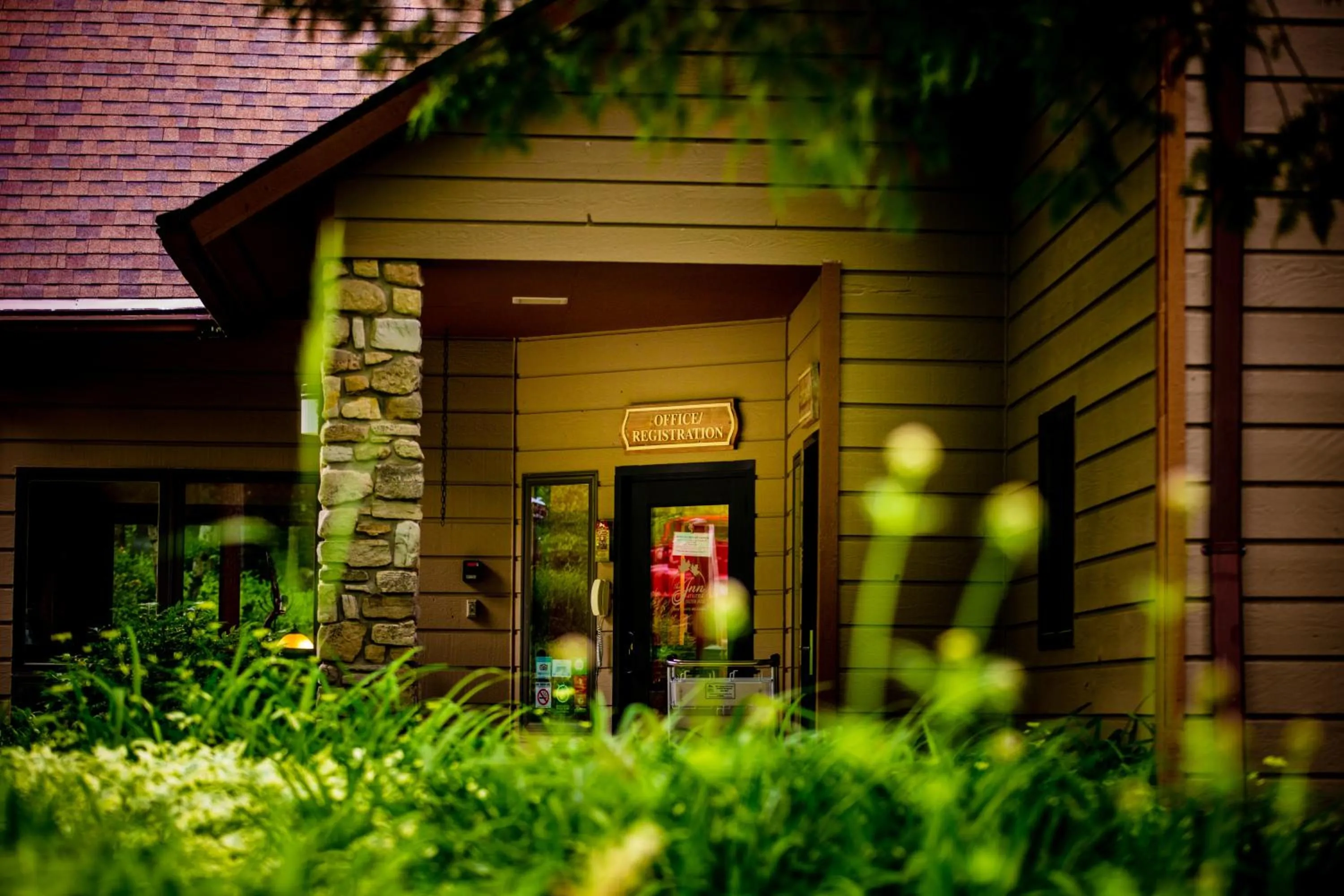 Facade/entrance in The Inn at Little Sister Hill