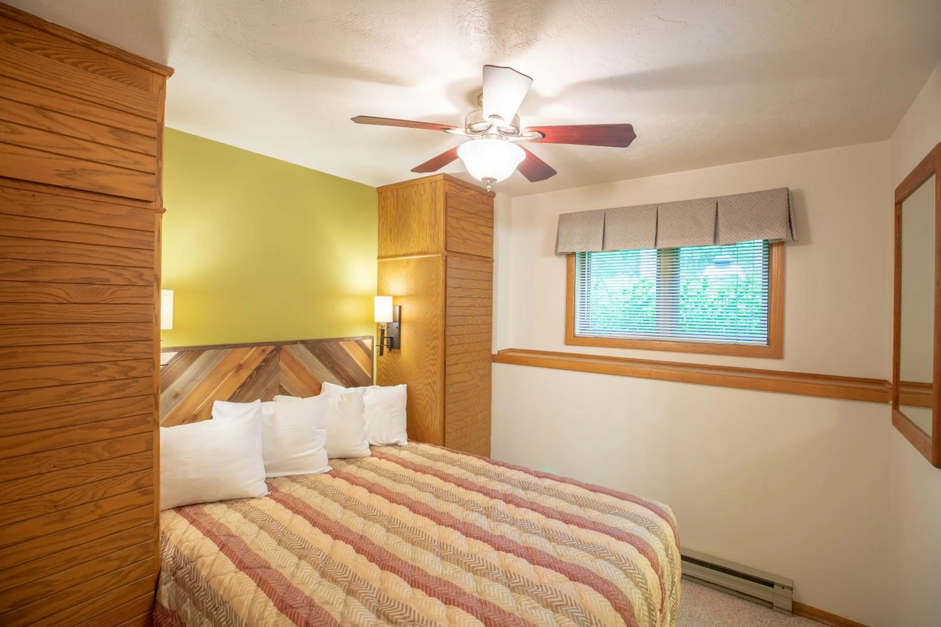 Bedroom, Bed in The Inn at Little Sister Hill