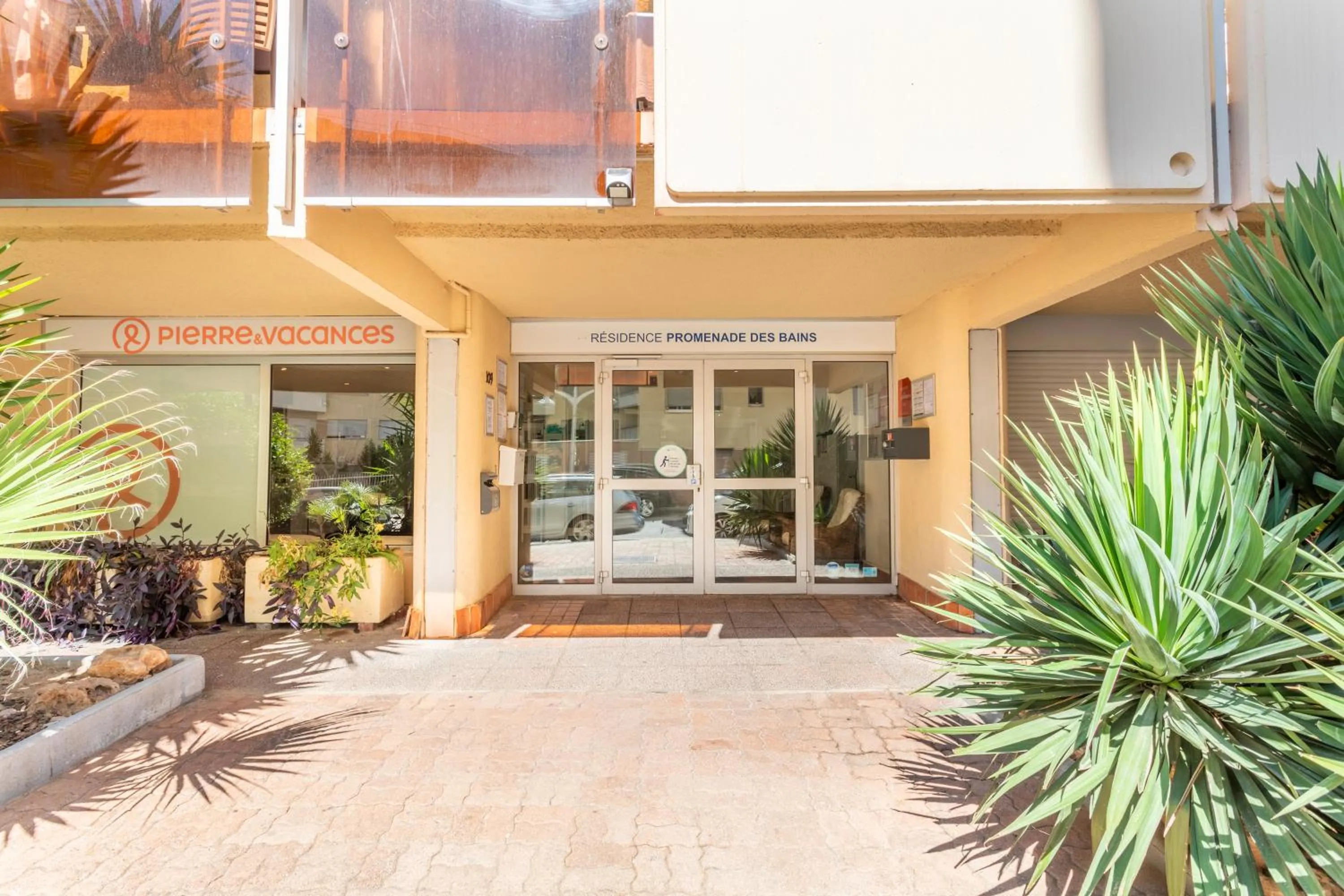 Property building in Résidence Pierre & Vacances La Promenade des Bains