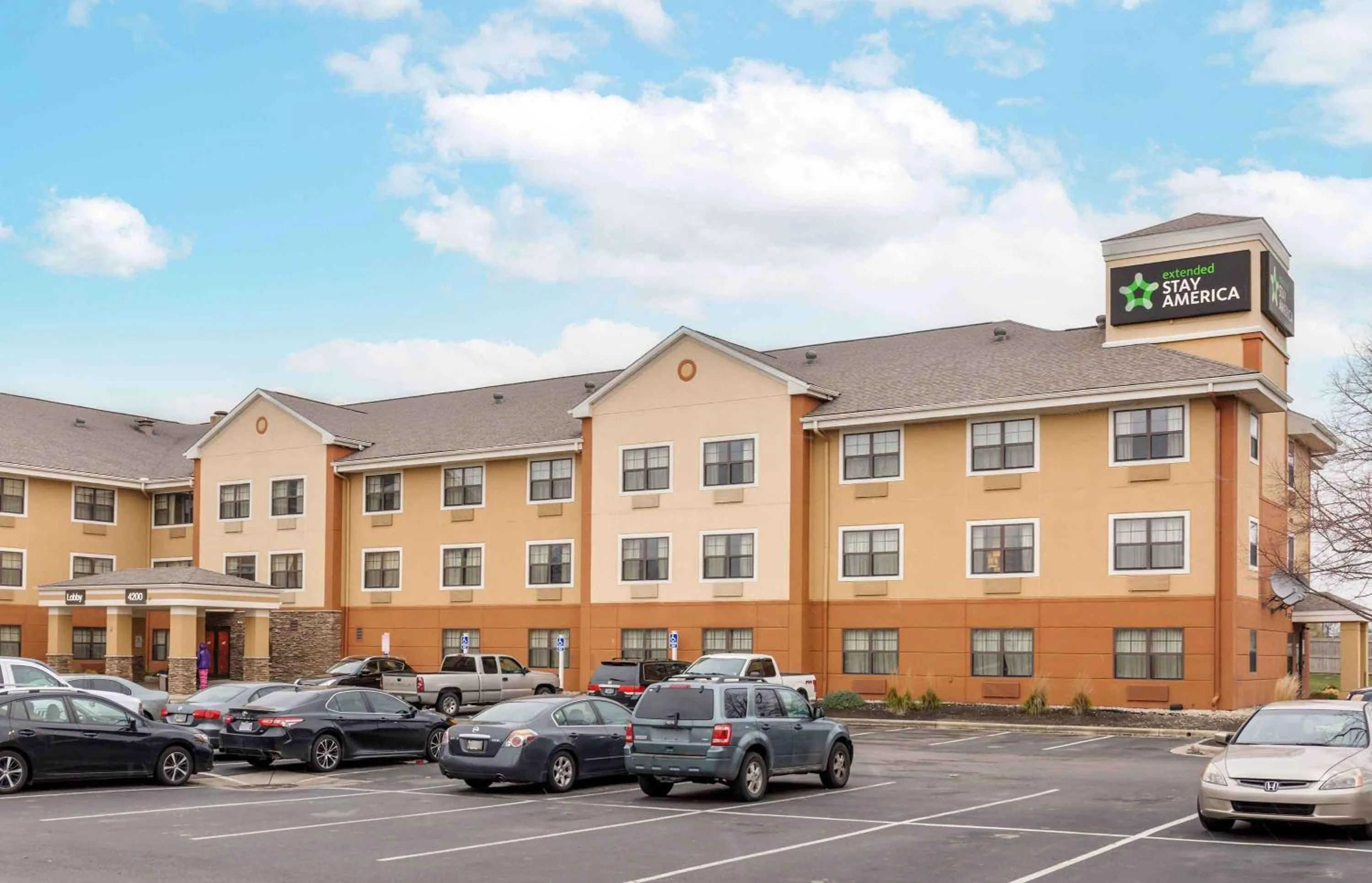 Property building in Extended Stay America Suites - Columbus - NE - I-270