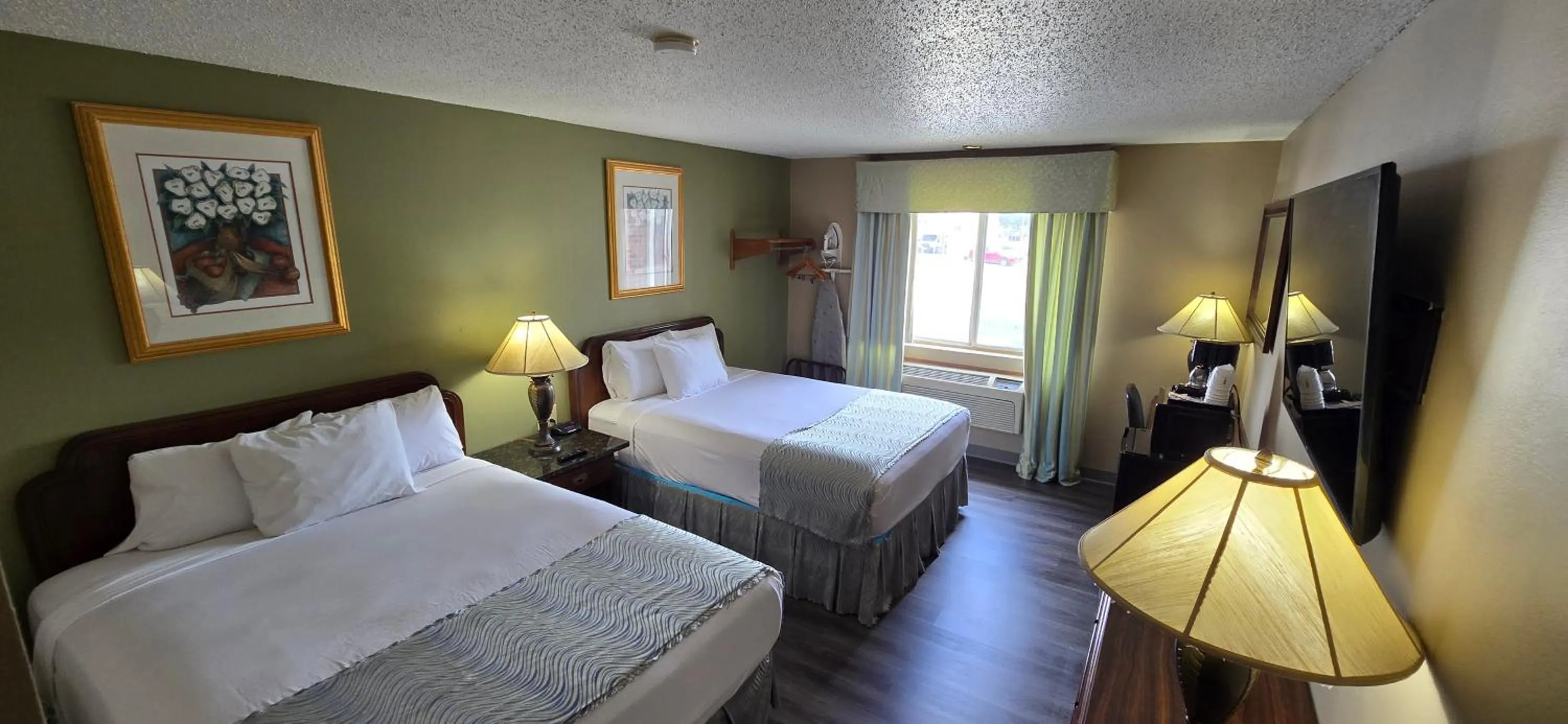 Bed in Super 8 by Wyndham Irving DFW Airport/South