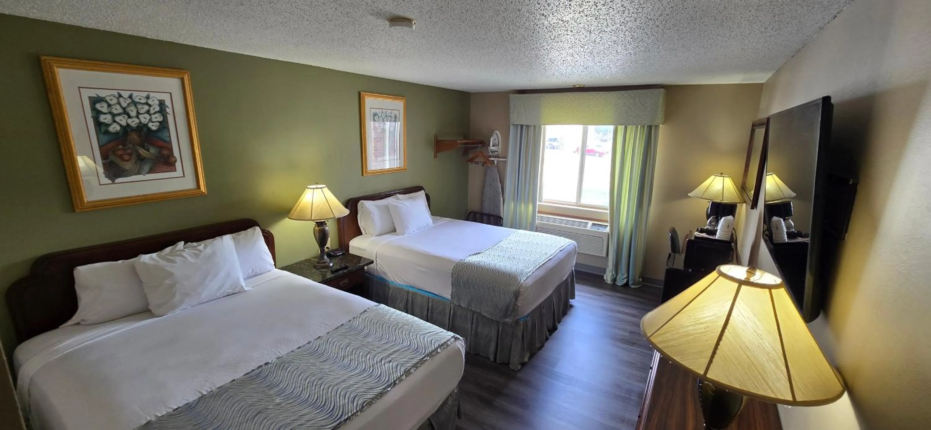 Bed in Super 8 by Wyndham Irving DFW Airport/South