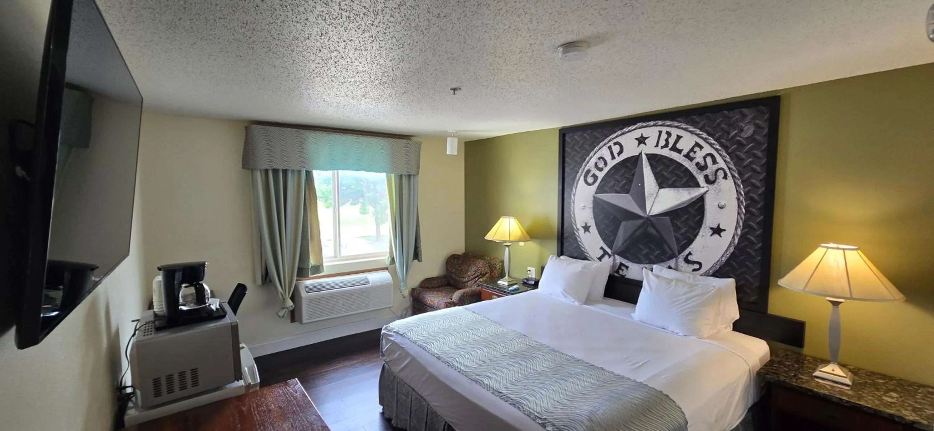 Bed in Super 8 by Wyndham Irving DFW Airport/South