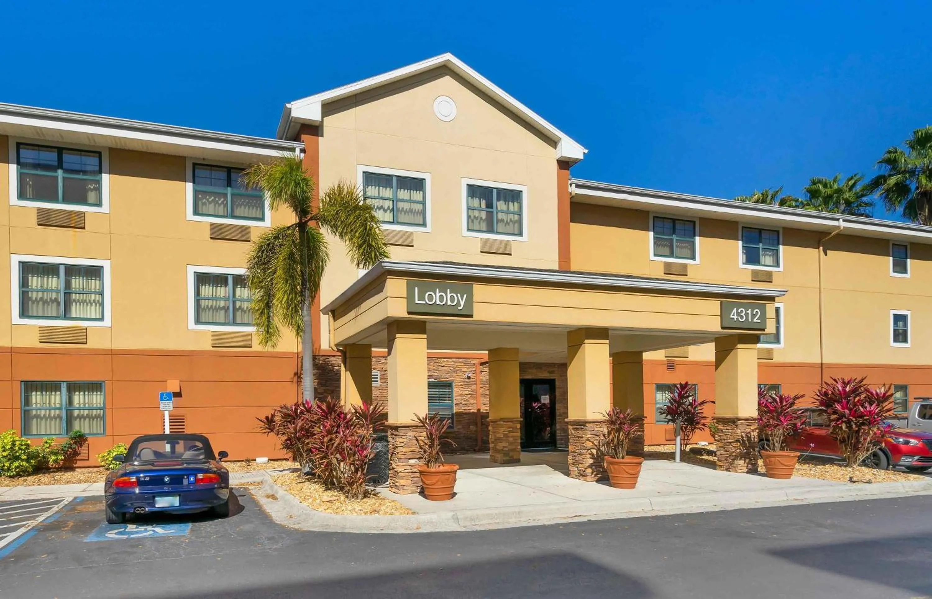 Property building in Extended Stay America Suites - Tampa - Airport - Spruce Street