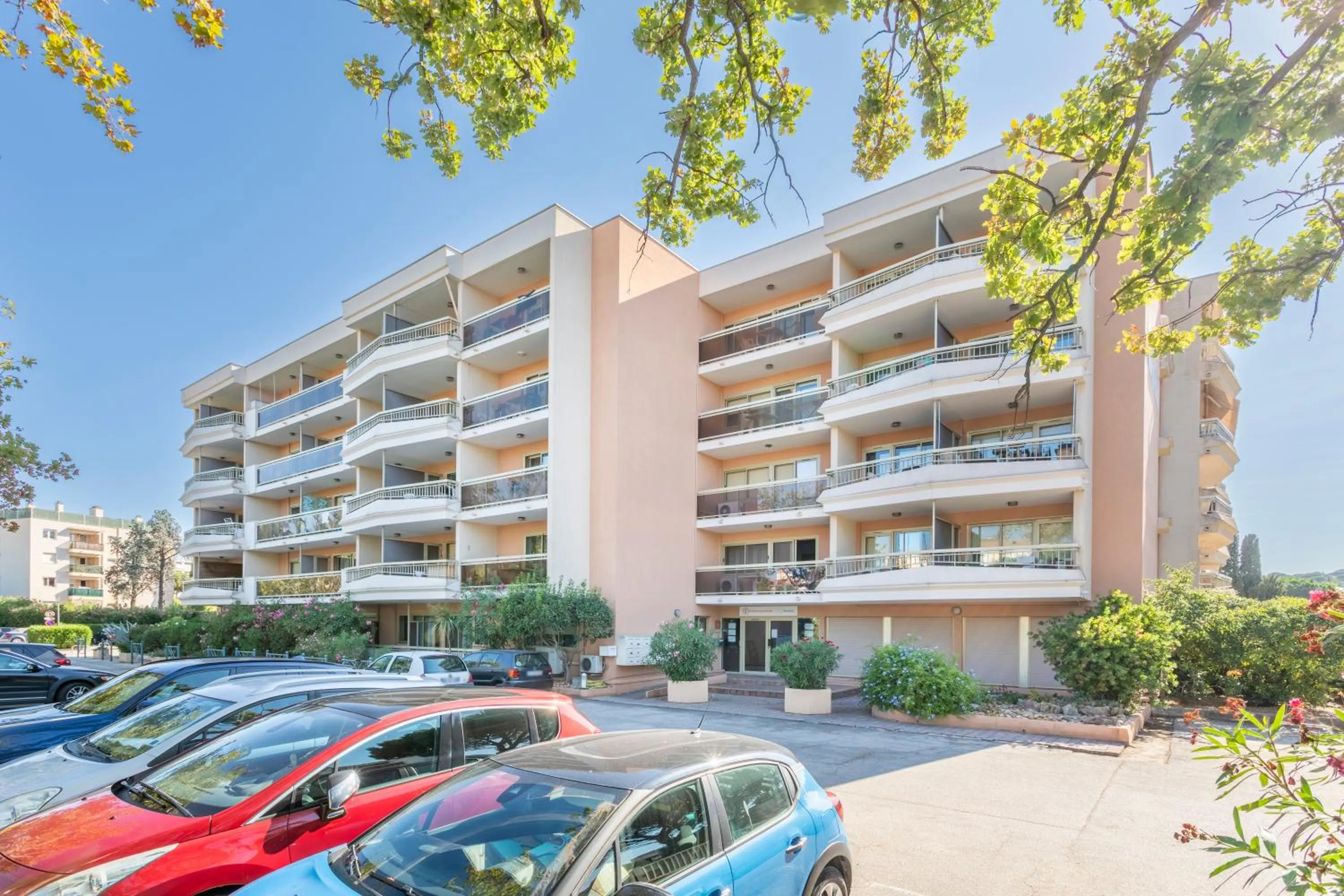 Property building in Résidence Pierre & Vacances Les Platanes