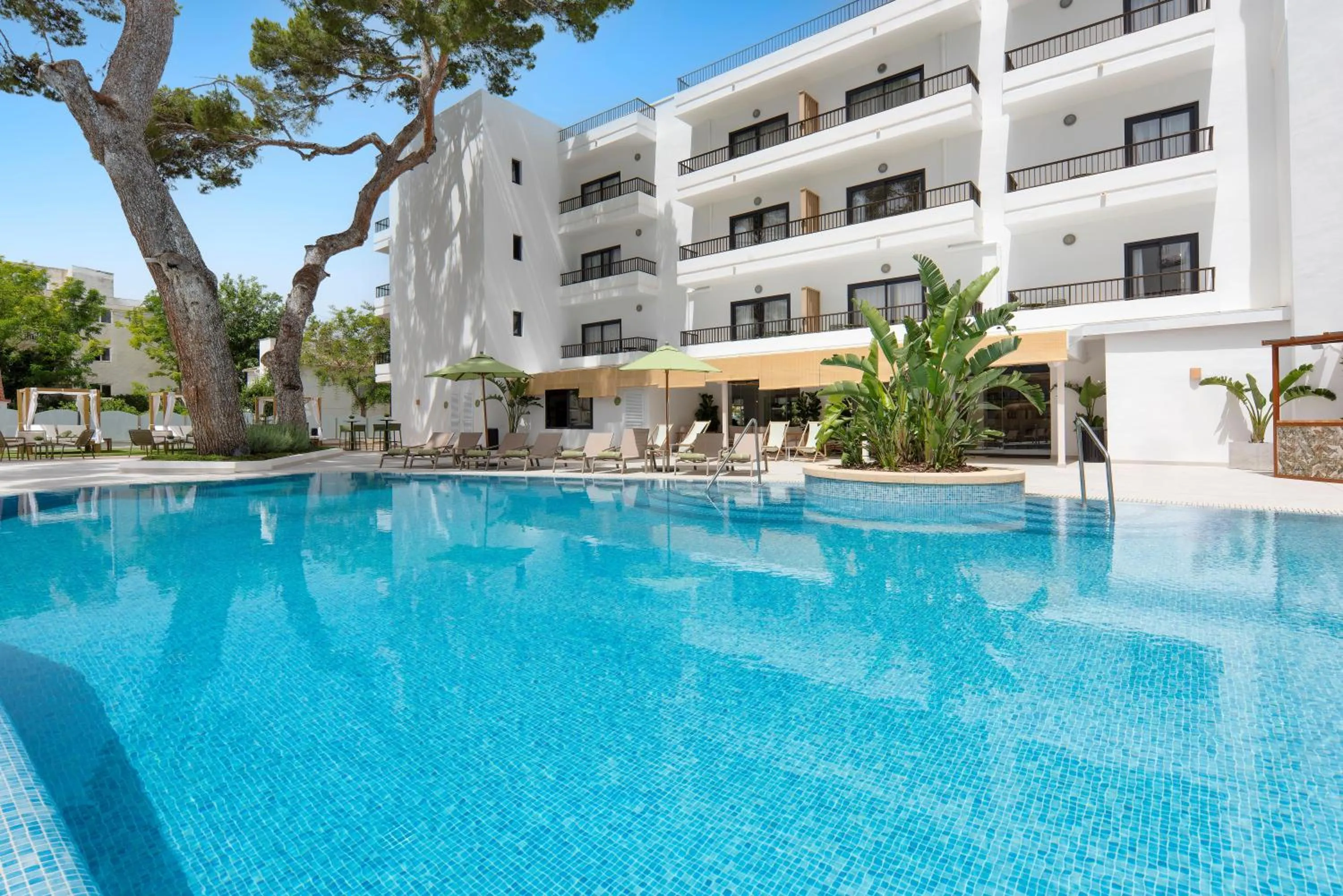 Swimming pool in Copaiba by Honne Hotels - Adults Only