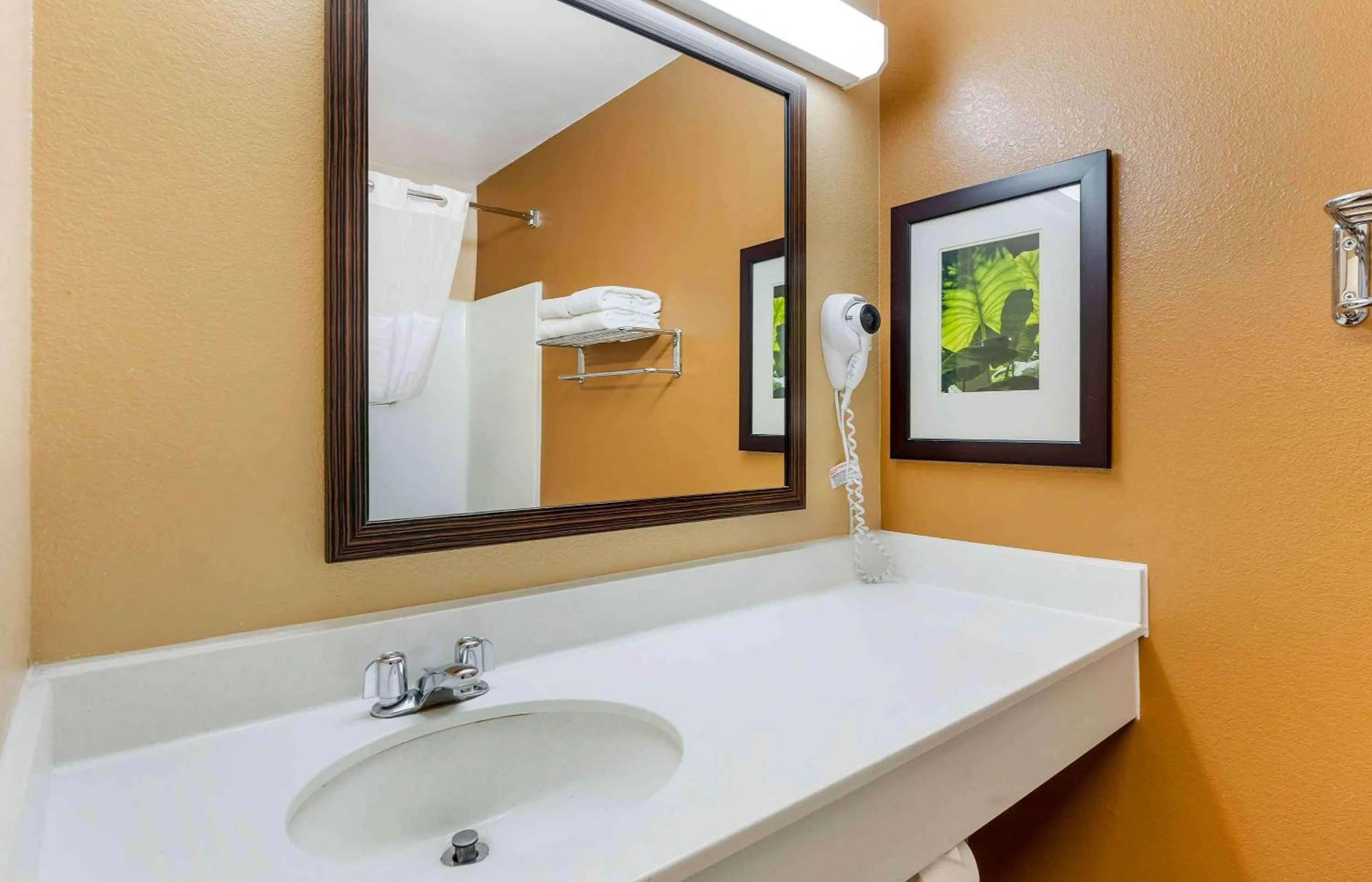 Bathroom in Extended Stay America Suites - Billings - West End