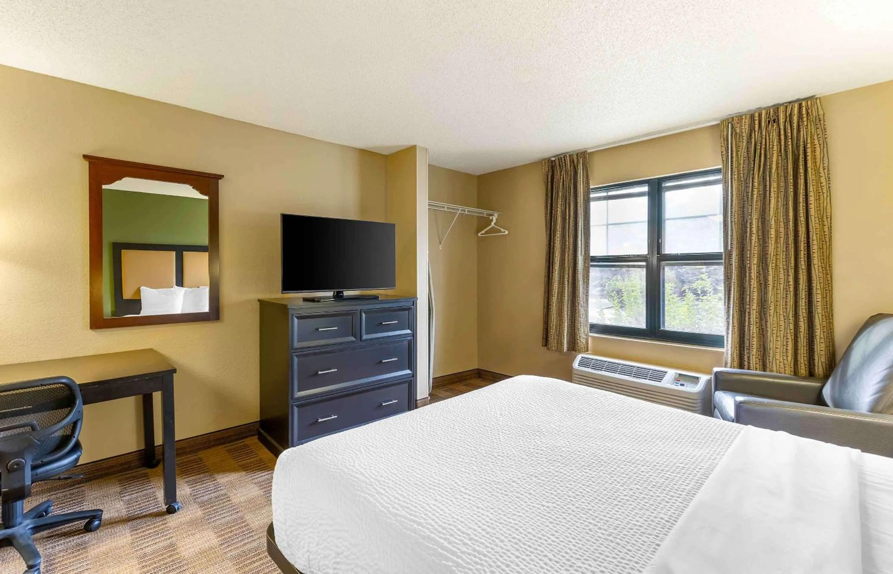 Bedroom, Bed in Extended Stay America Suites - Billings - West End