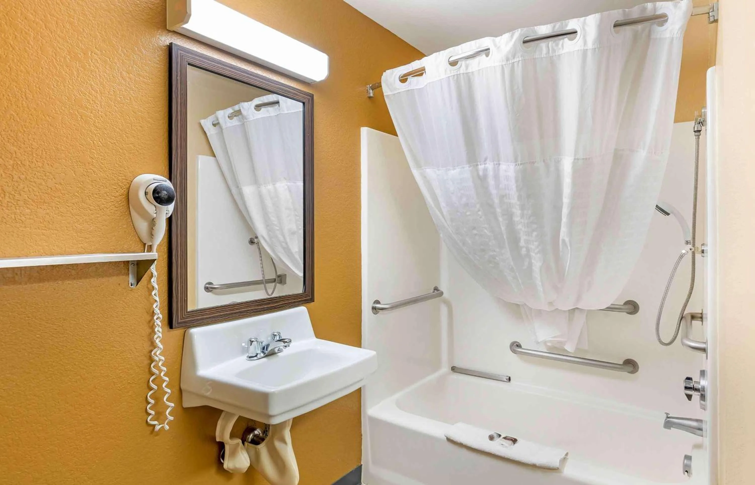 Bathroom in Extended Stay America Suites - Billings - West End