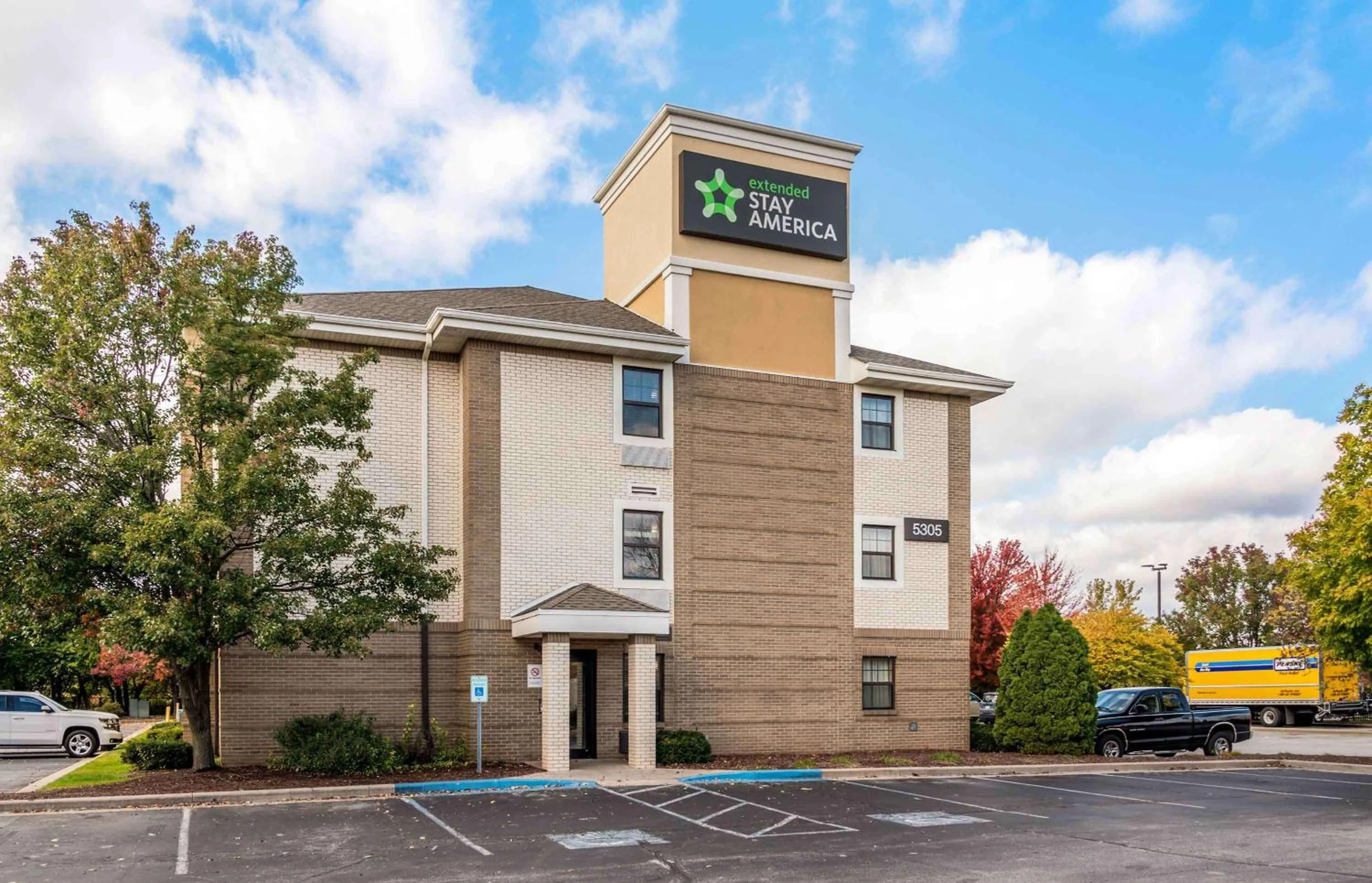 Property building in Extended Stay America Suites - South Bend - Mishawaka - North