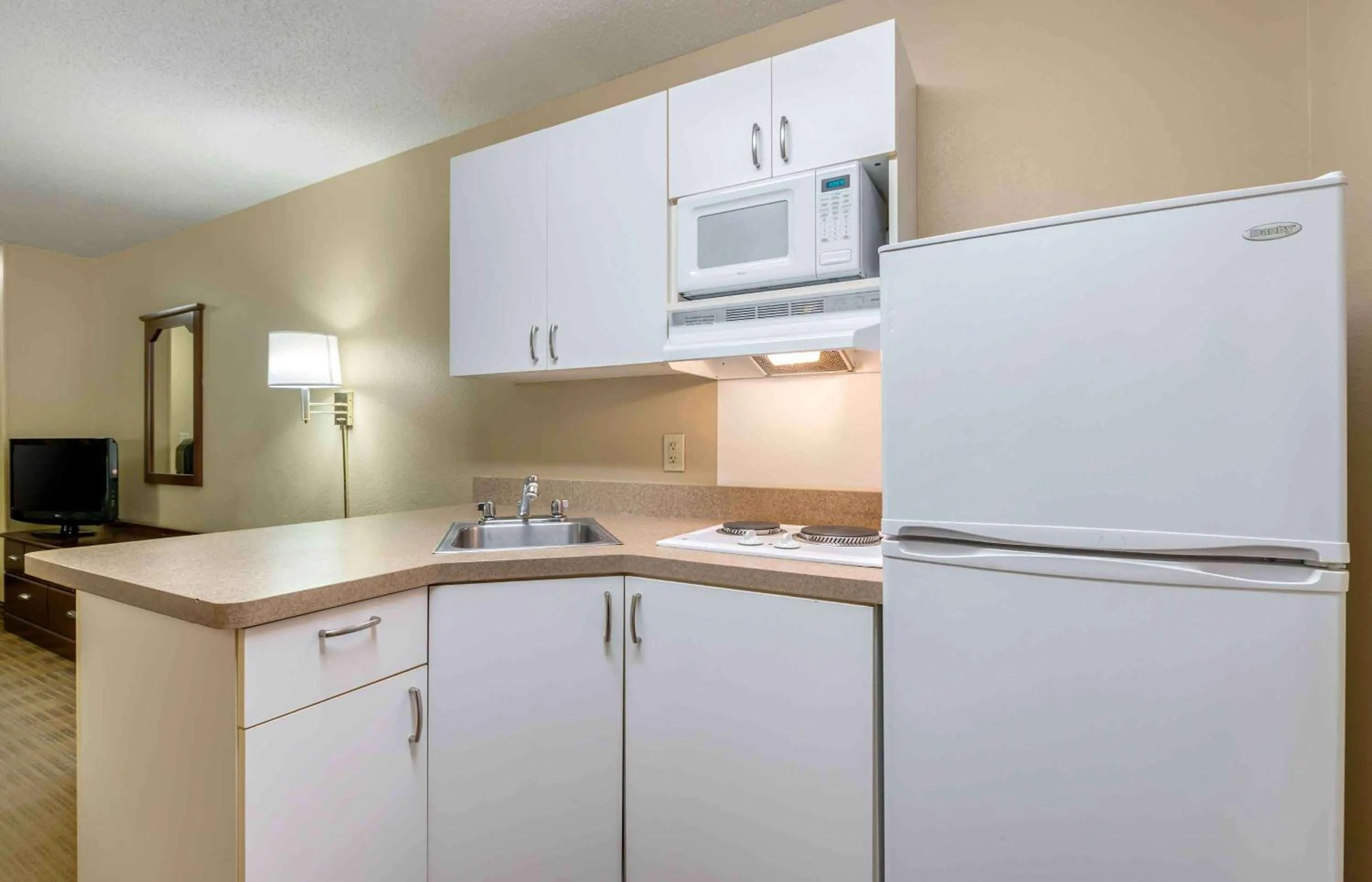 Kitchen or kitchenette in Extended Stay America Suites - South Bend - Mishawaka - North