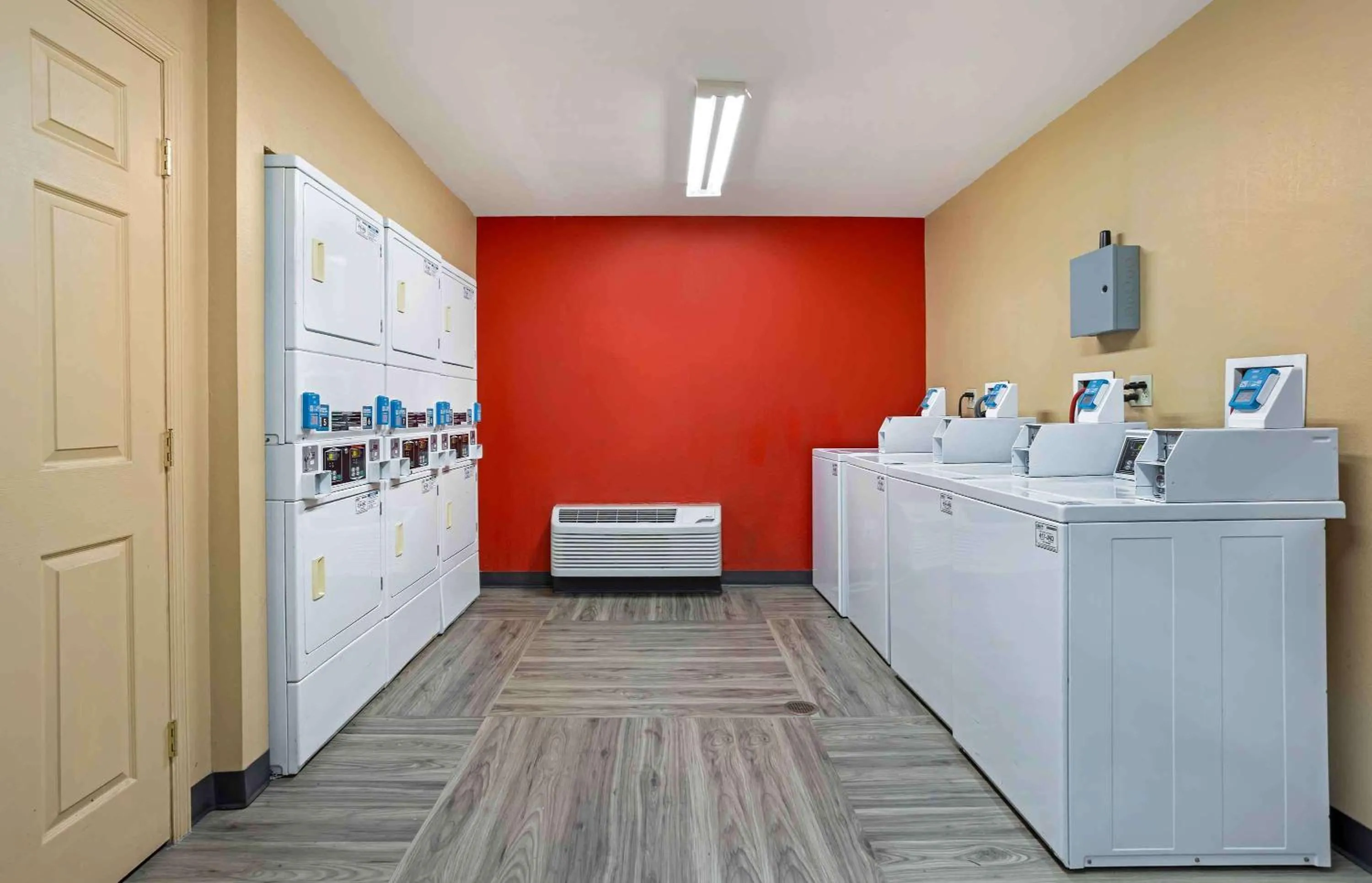 Property building in Extended Stay America Suites - Fishkill - Westage Center