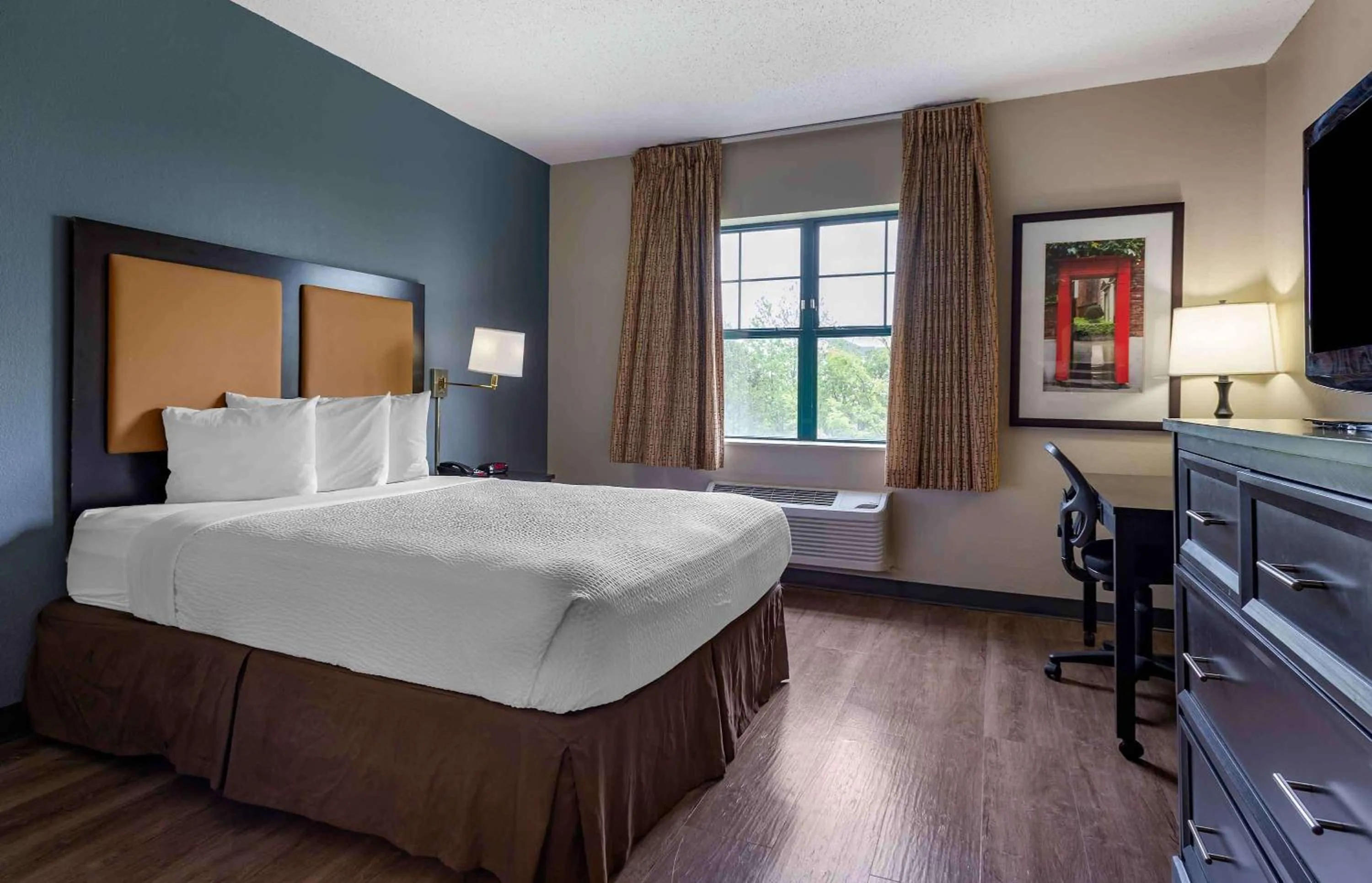 Bedroom, Bed in Extended Stay America Suites - Fishkill - Westage Center