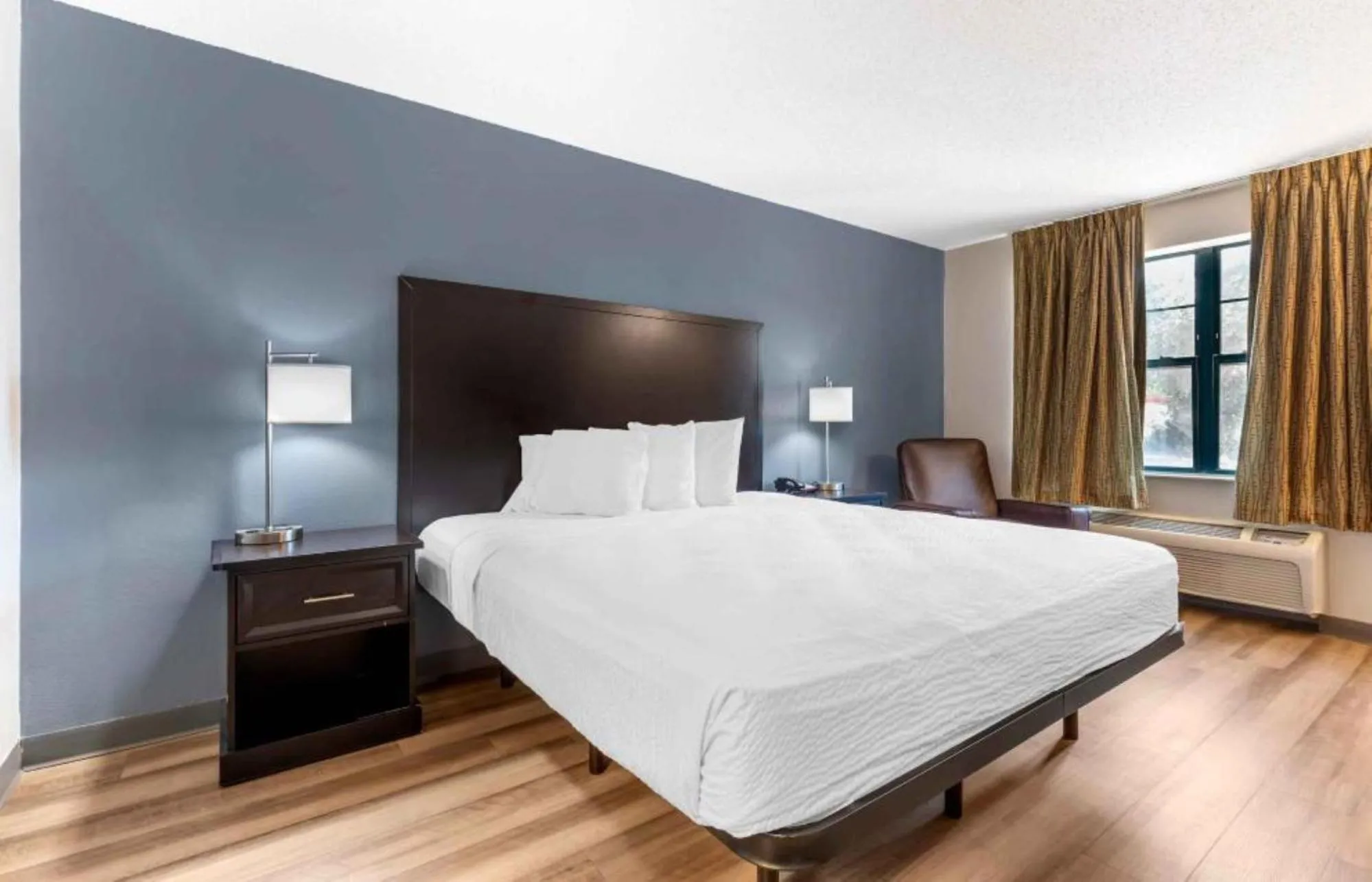 Bed in Extended Stay America Suites - Fort Worth - City View