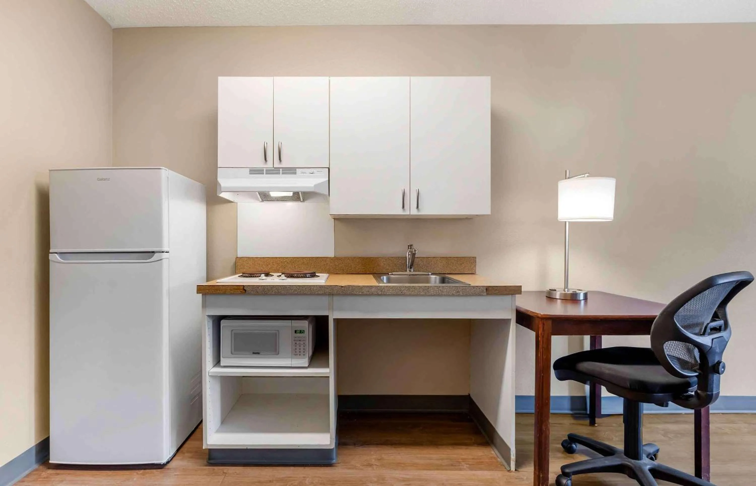 Kitchen or kitchenette in Extended Stay America Suites - Fort Worth - City View