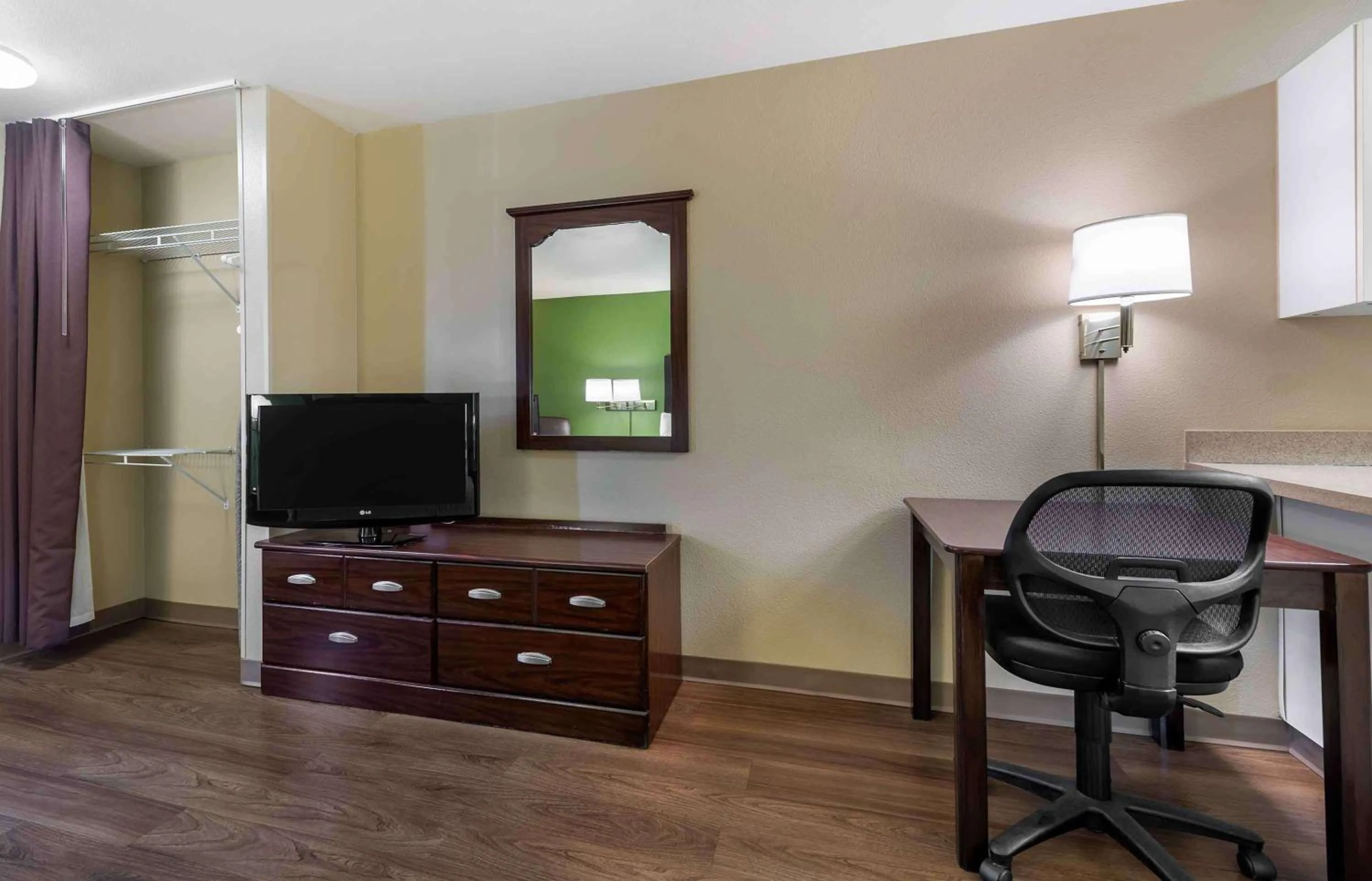 Bedroom in Extended Stay America Suites - Colorado Springs - West