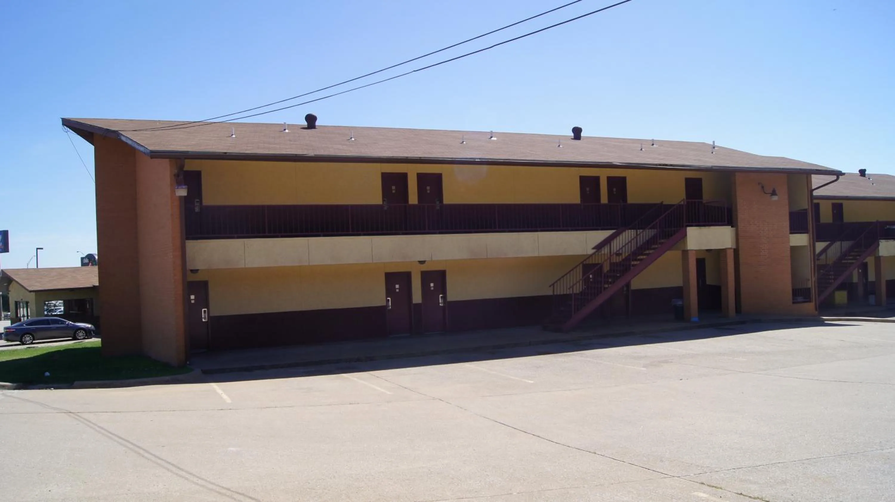 Facade/entrance in Holiday Lodge & Suites