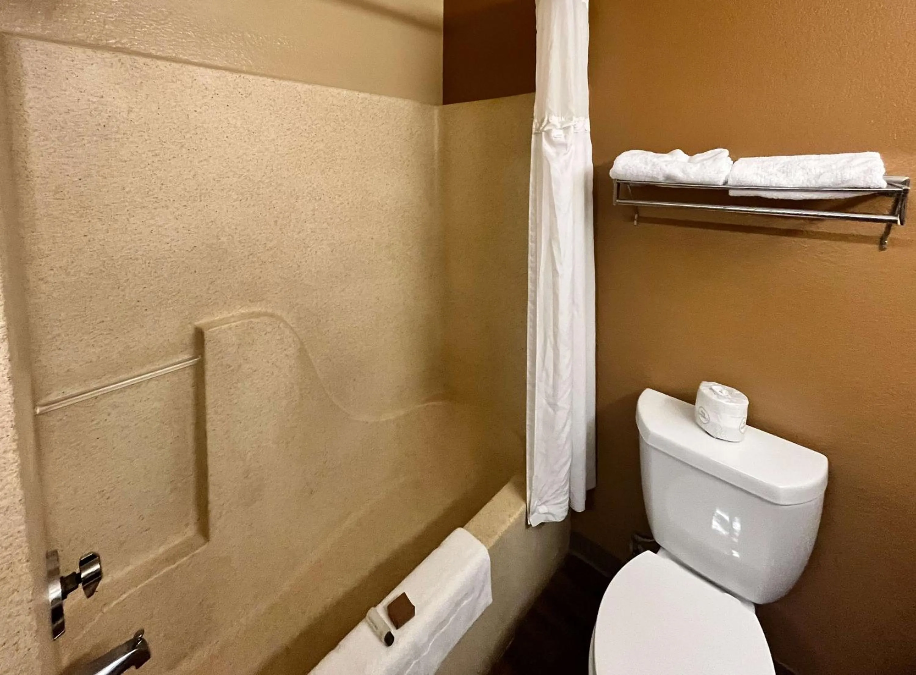 Bathroom in Studio 6 Memphis, TN East Memphis