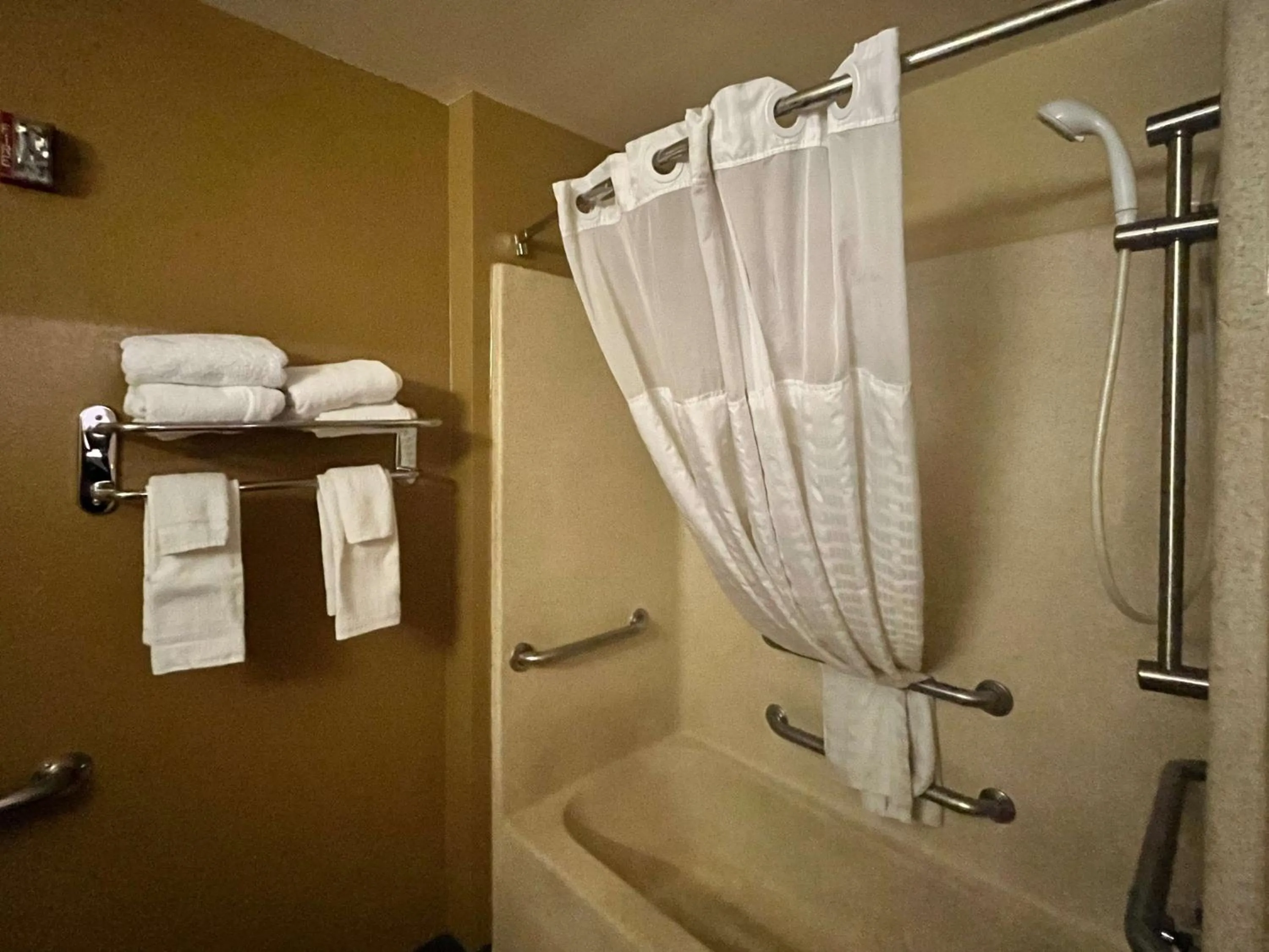 Bathroom in Studio 6 Memphis, TN East Memphis