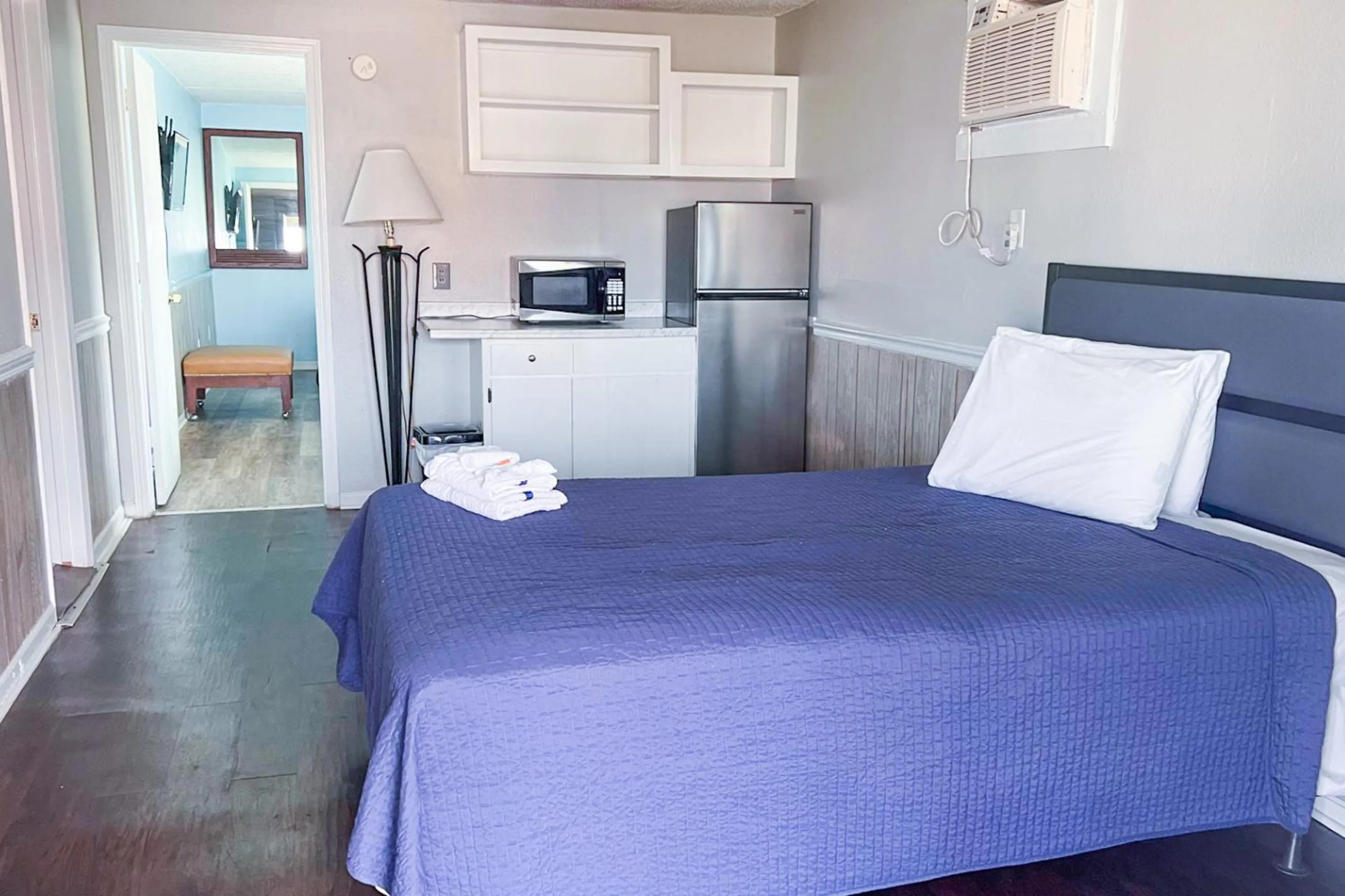 Bedroom in Crepe Myrtle by OYO