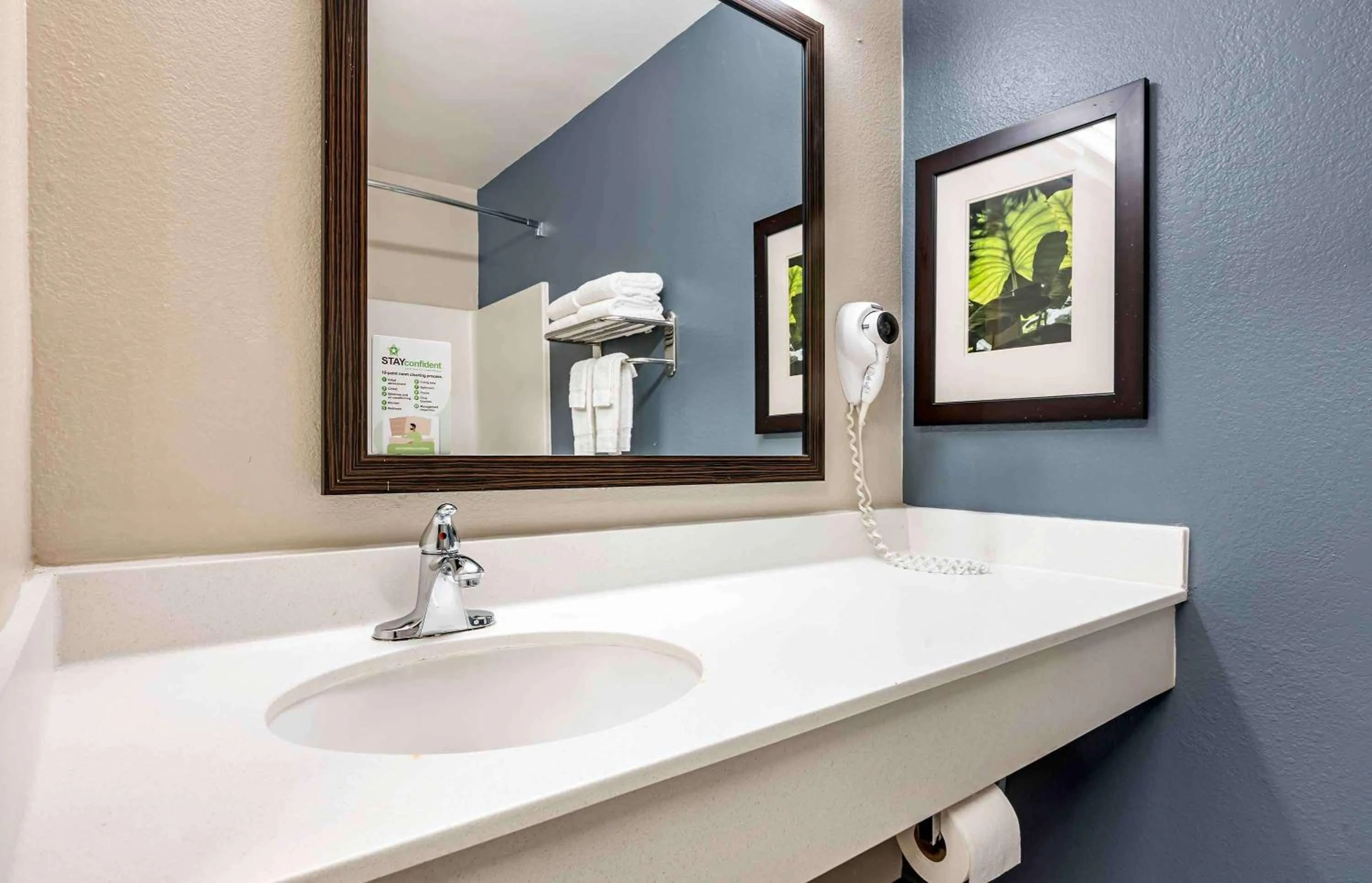 Bathroom in Extended Stay America Suites - Dayton - North