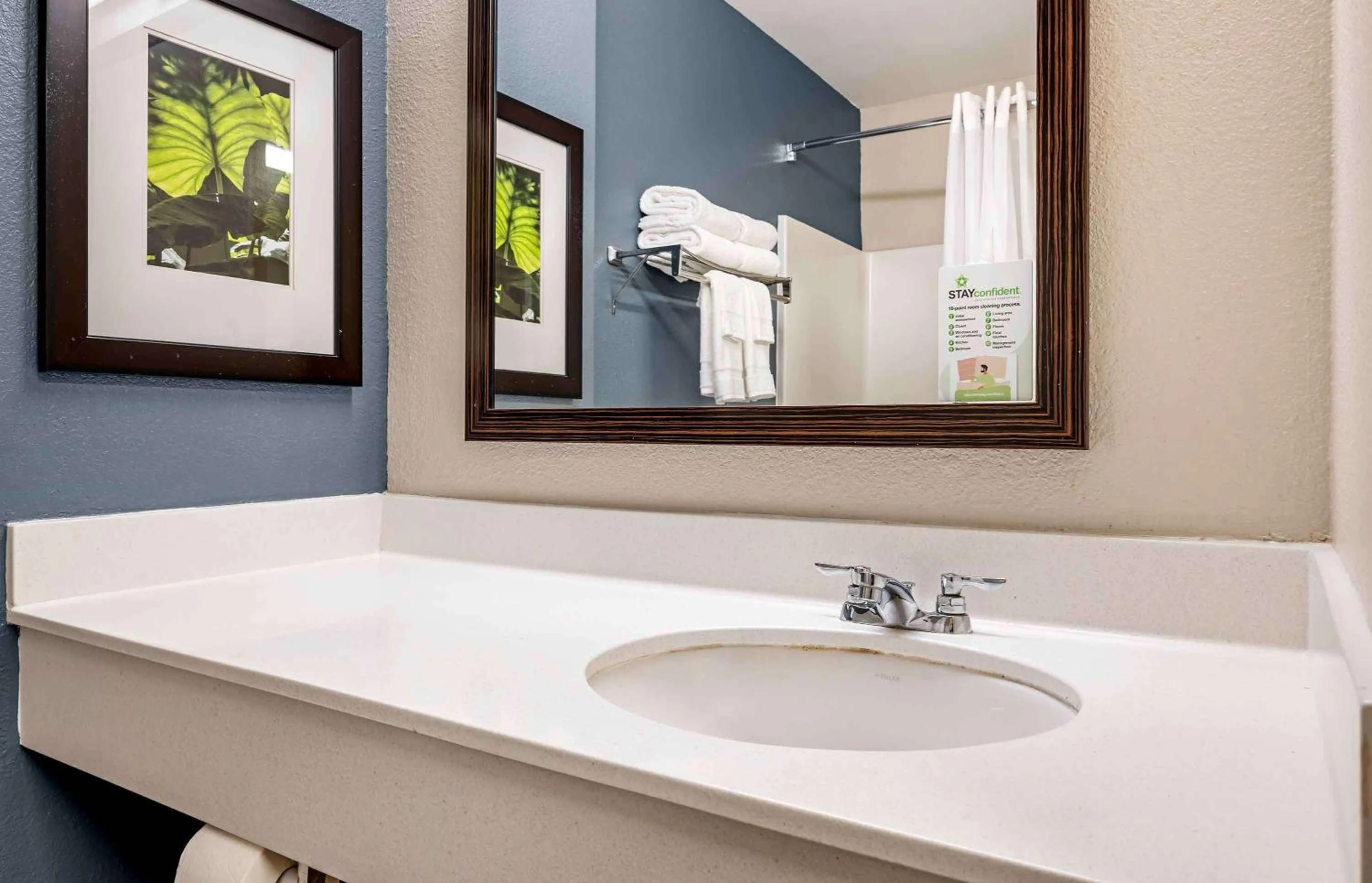 Bathroom in Extended Stay America Suites - Dayton - North