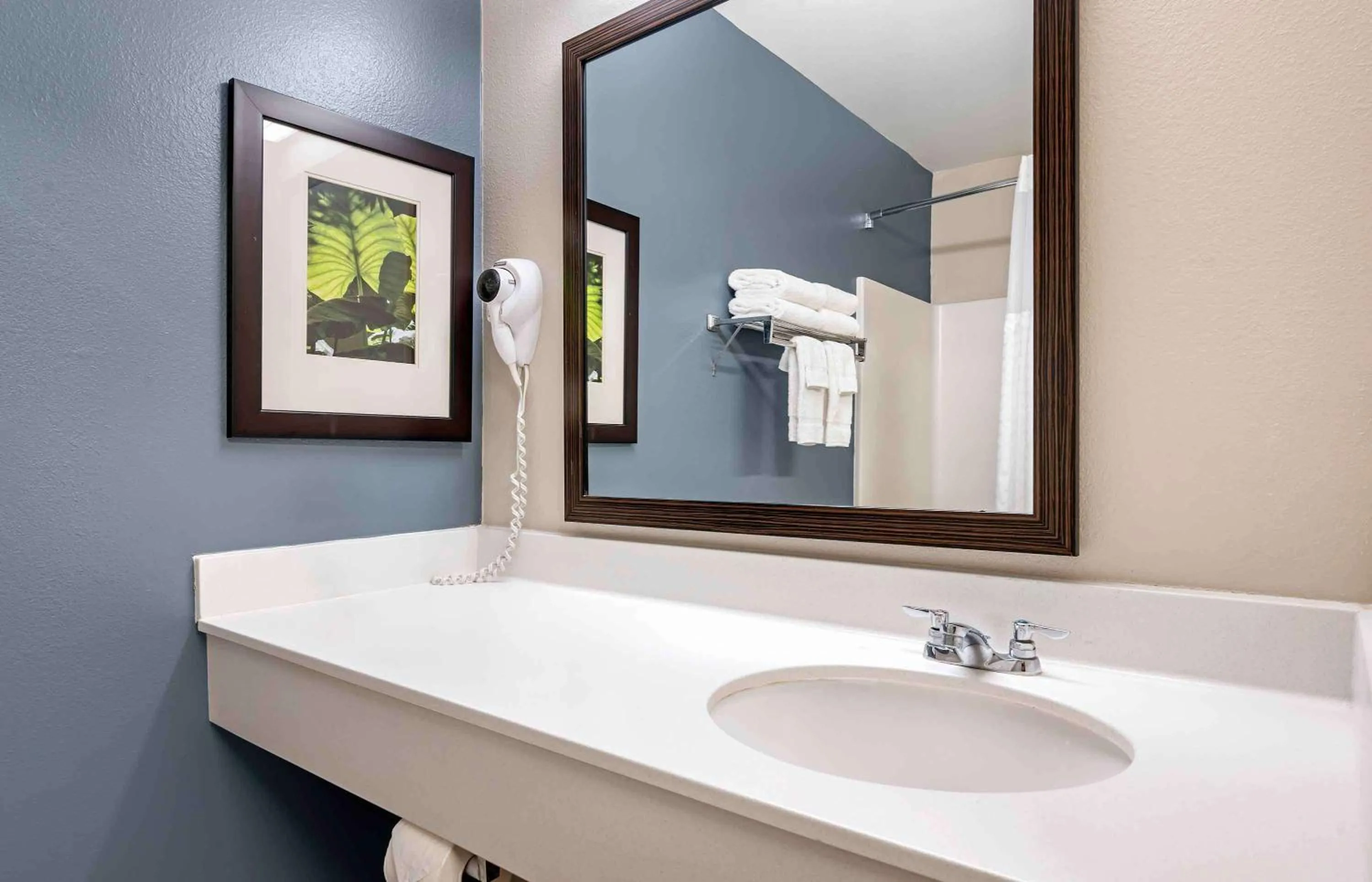 Bathroom in Extended Stay America Suites - Dayton - North