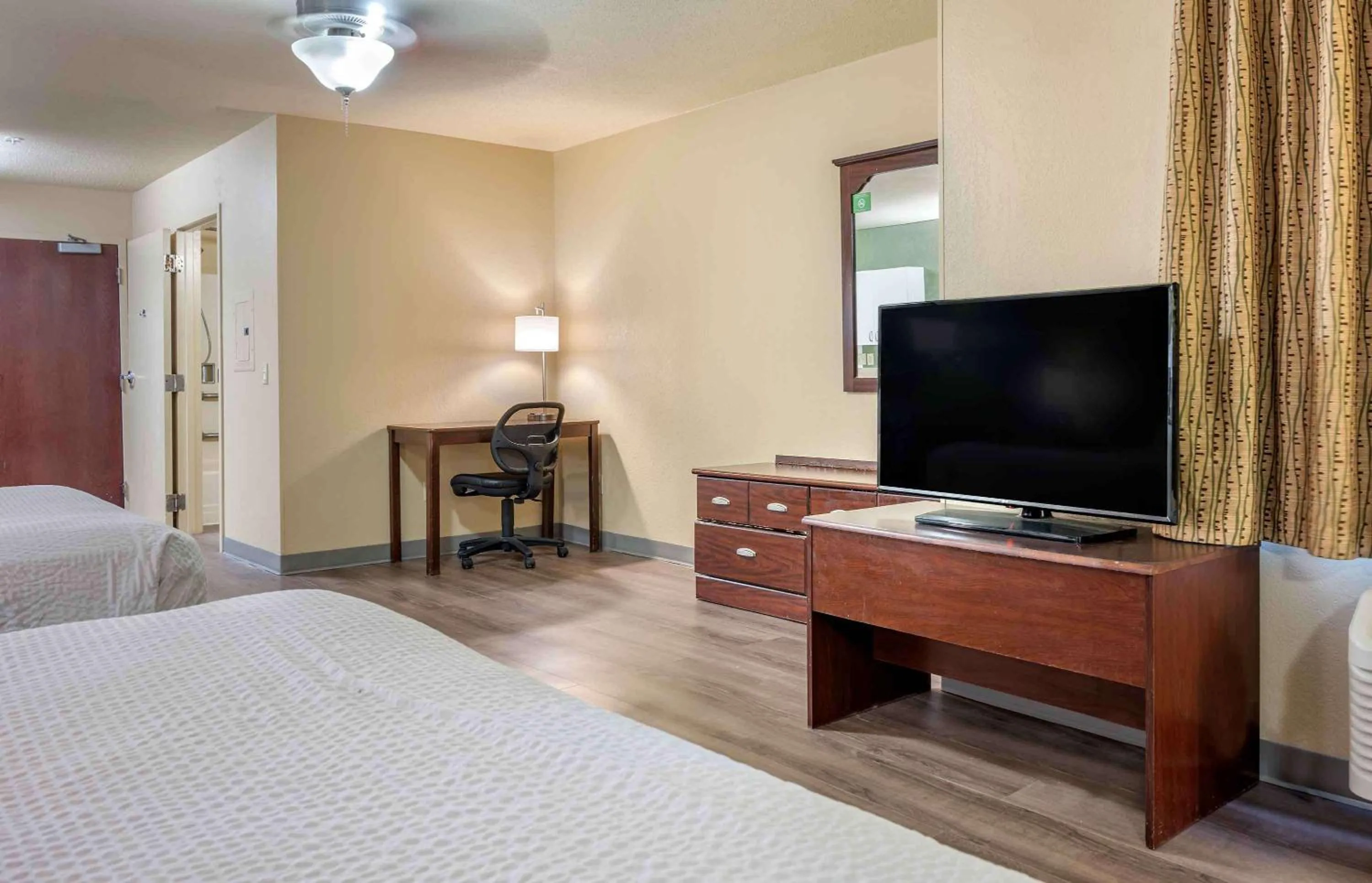 Bedroom, Bed in Extended Stay America Suites - Dayton - North