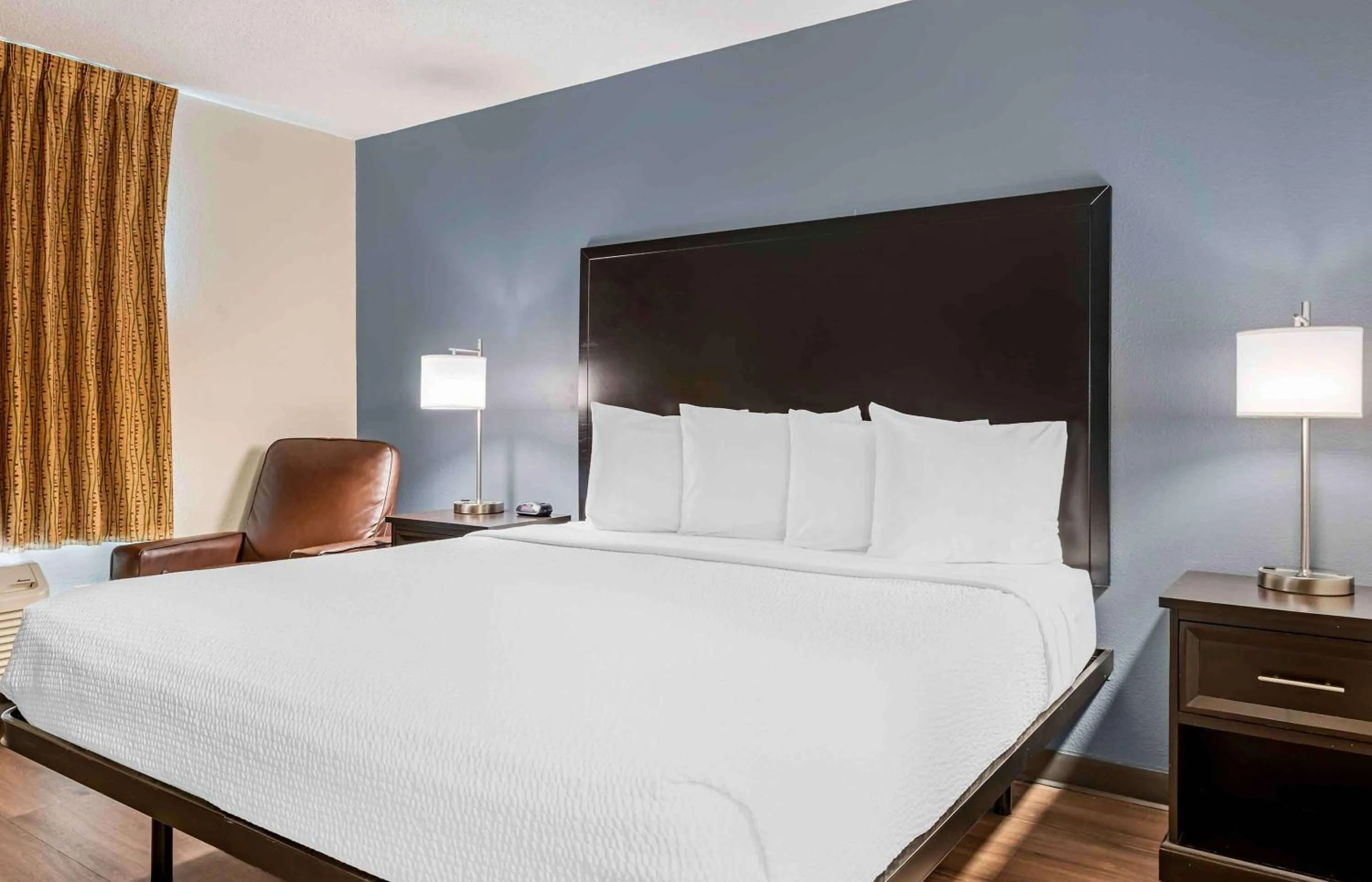 Bedroom, Bed in Extended Stay America Suites - Dayton - North