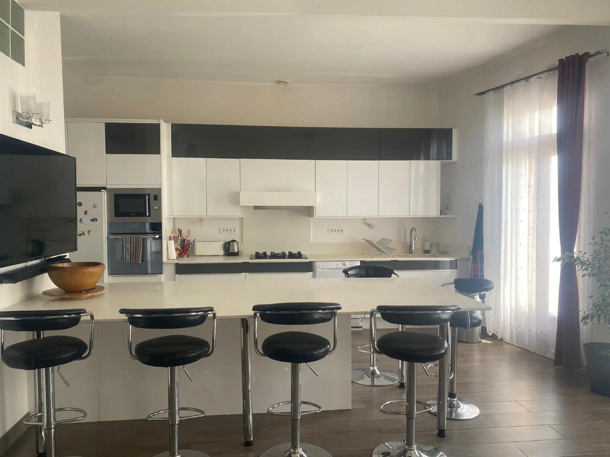 grand appartement sur canal a 2 pas du centre ville de Sète