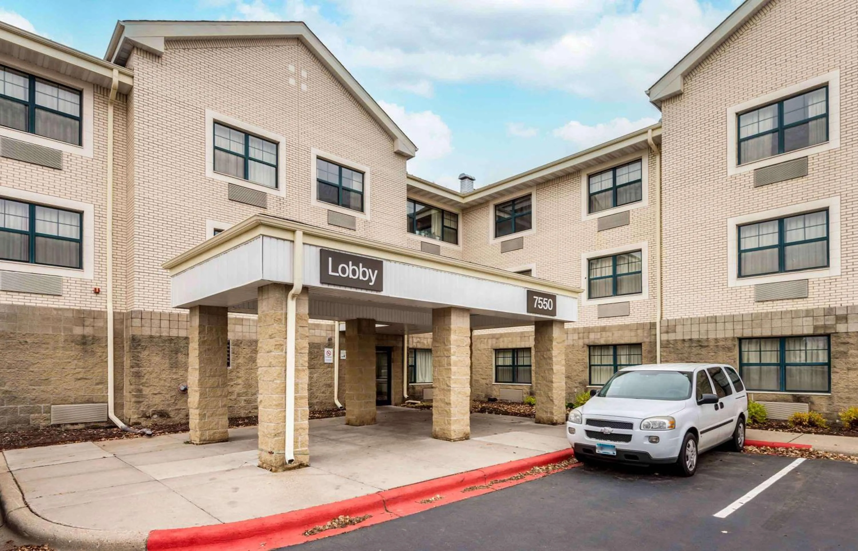 Property Building in Extended Stay America Select Suites - Minneapolis - Eden Prairie - Valley View Road