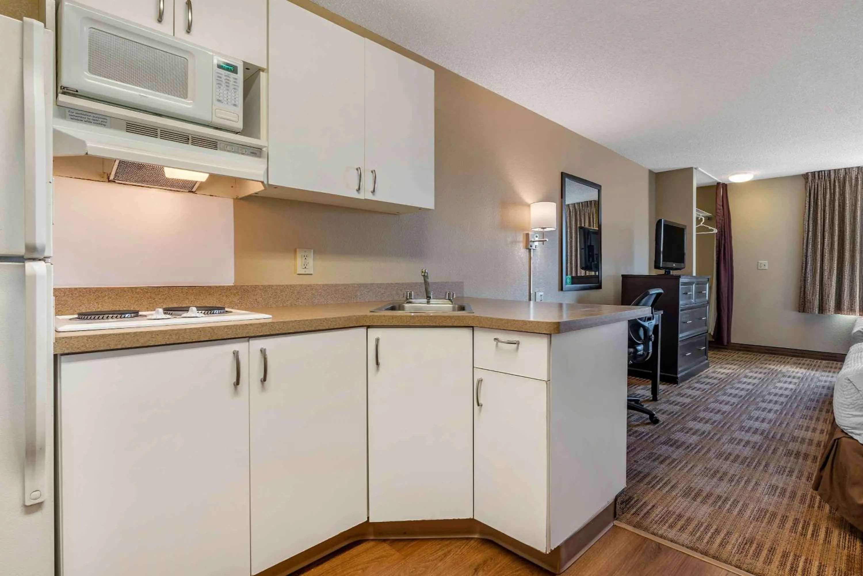 Kitchen or kitchenette in Extended Stay America Suites - Sacramento - West Sacramento
