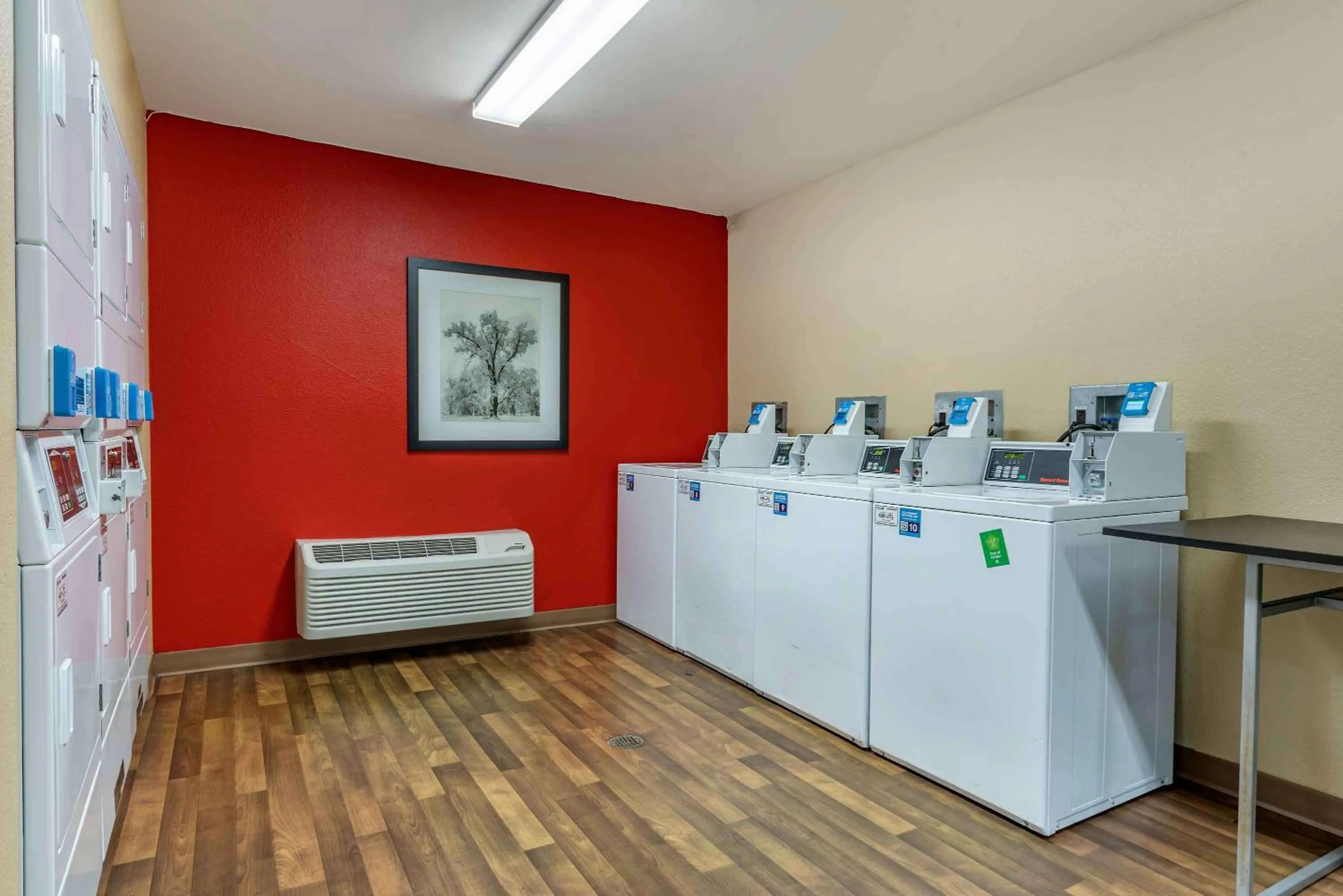 Property building in Extended Stay America Suites - Sacramento - West Sacramento