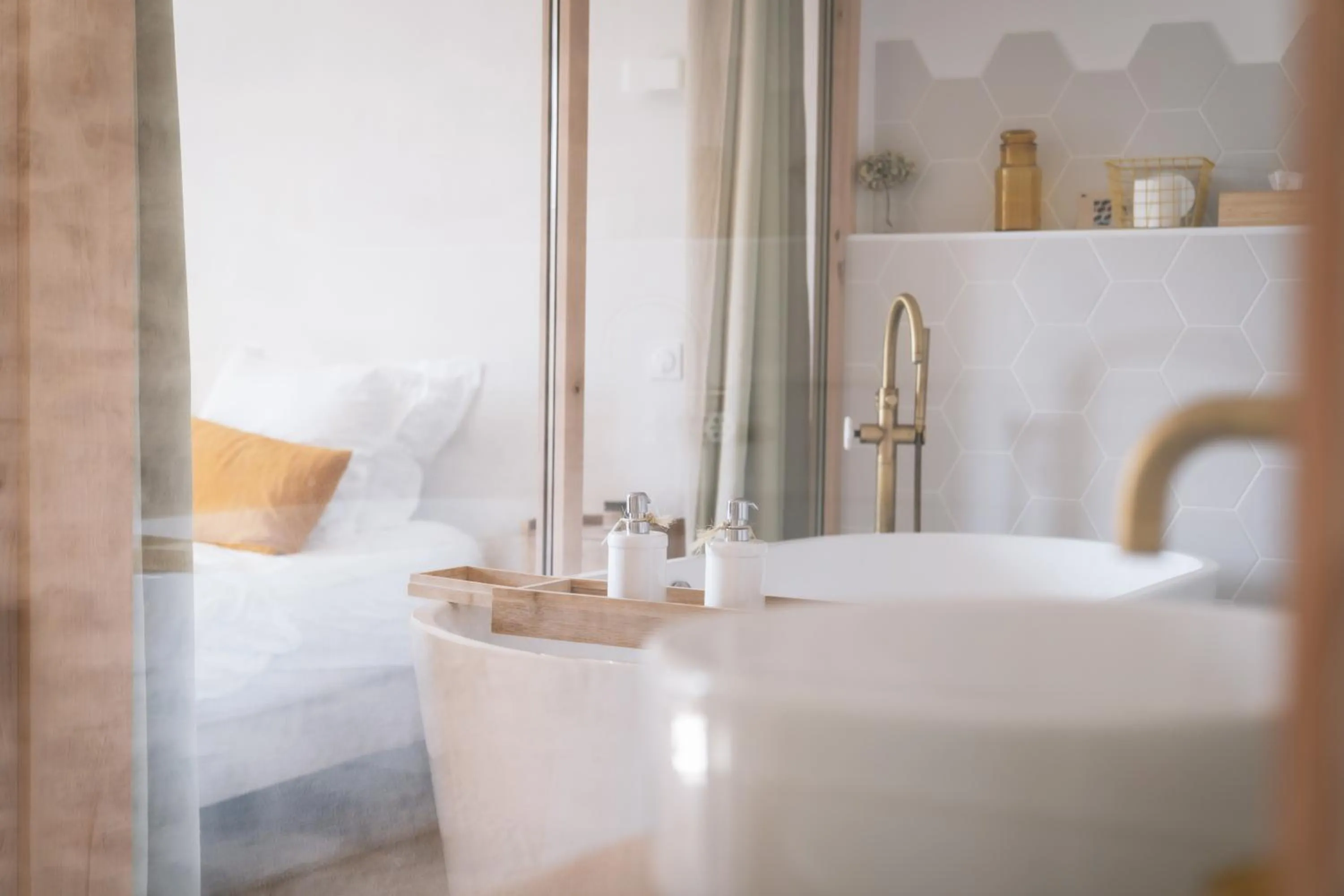 Bath, Bed in Tomette Singulière