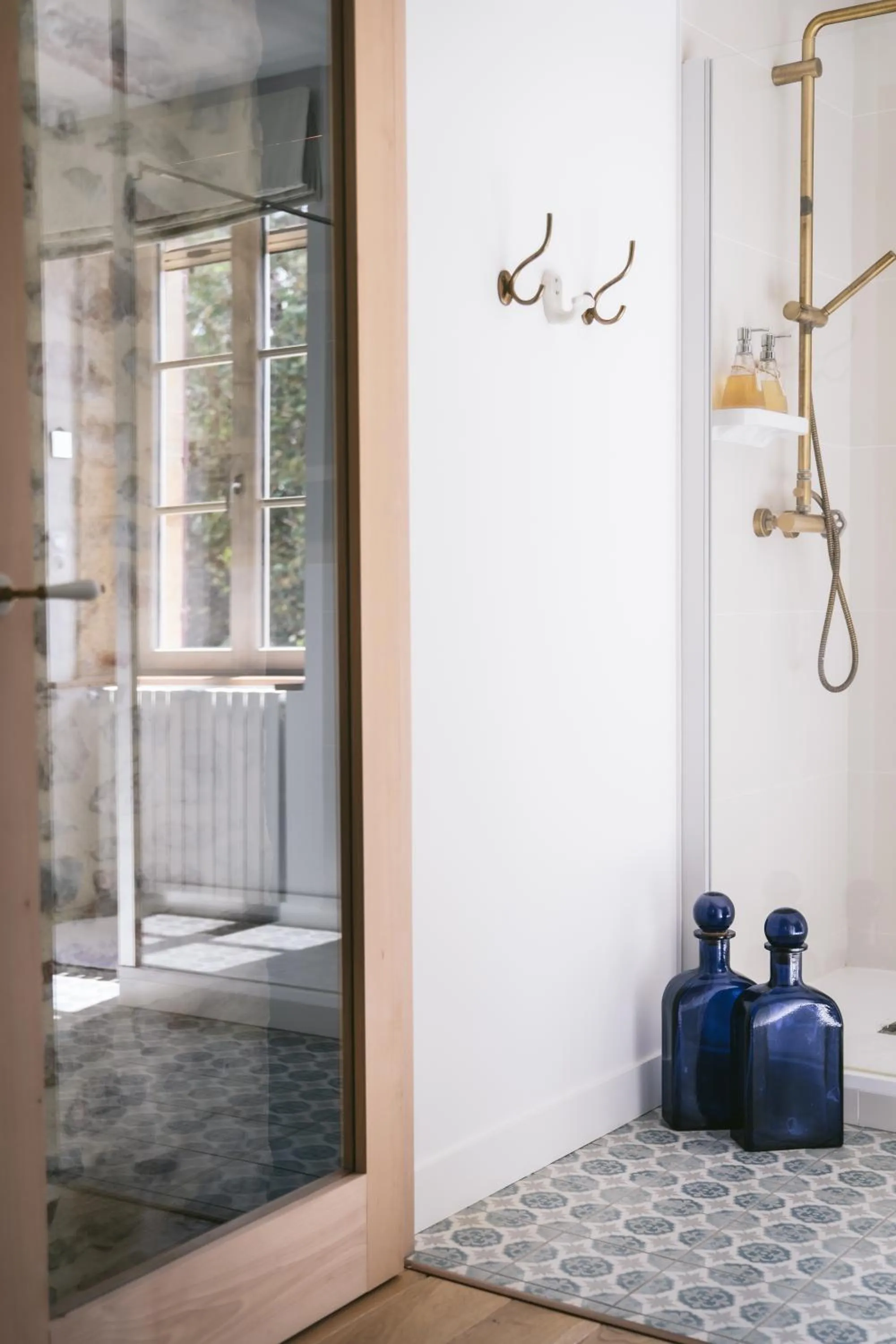 Shower in Tomette Singulière