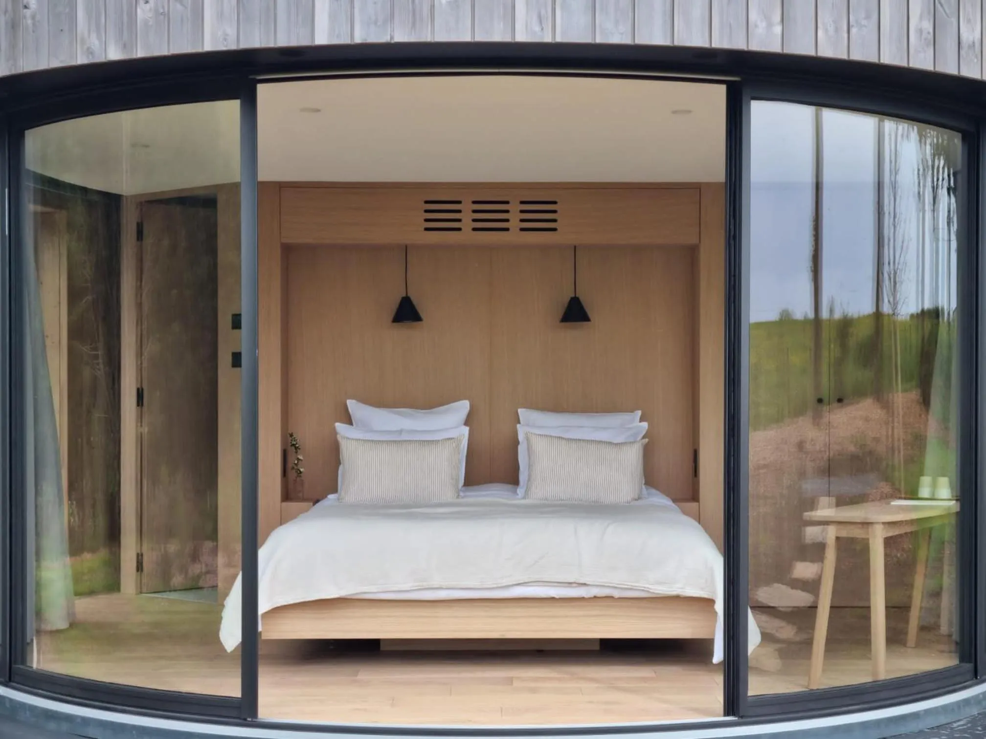 Bed in Tomette Singulière