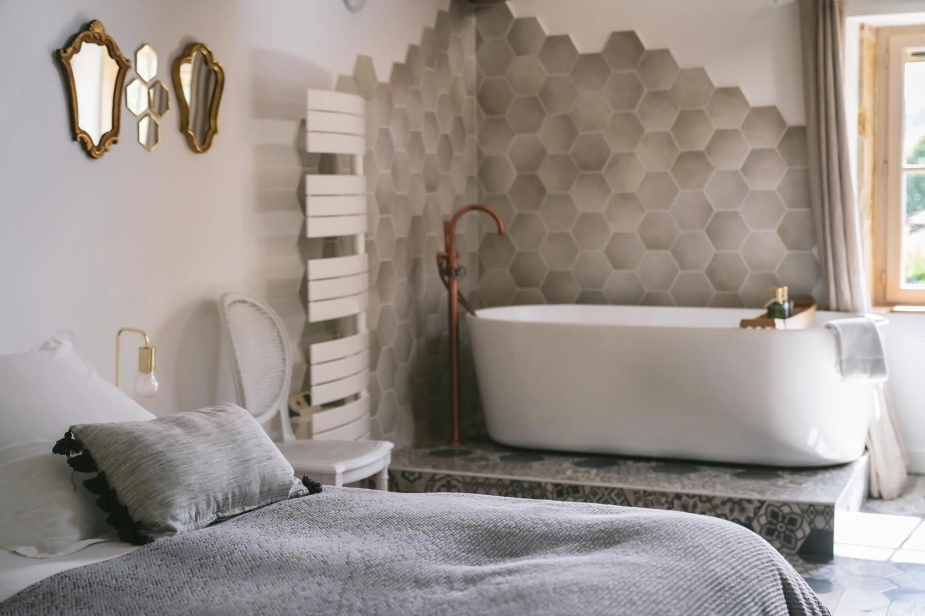 Bathroom, Bed in Tomette Singulière