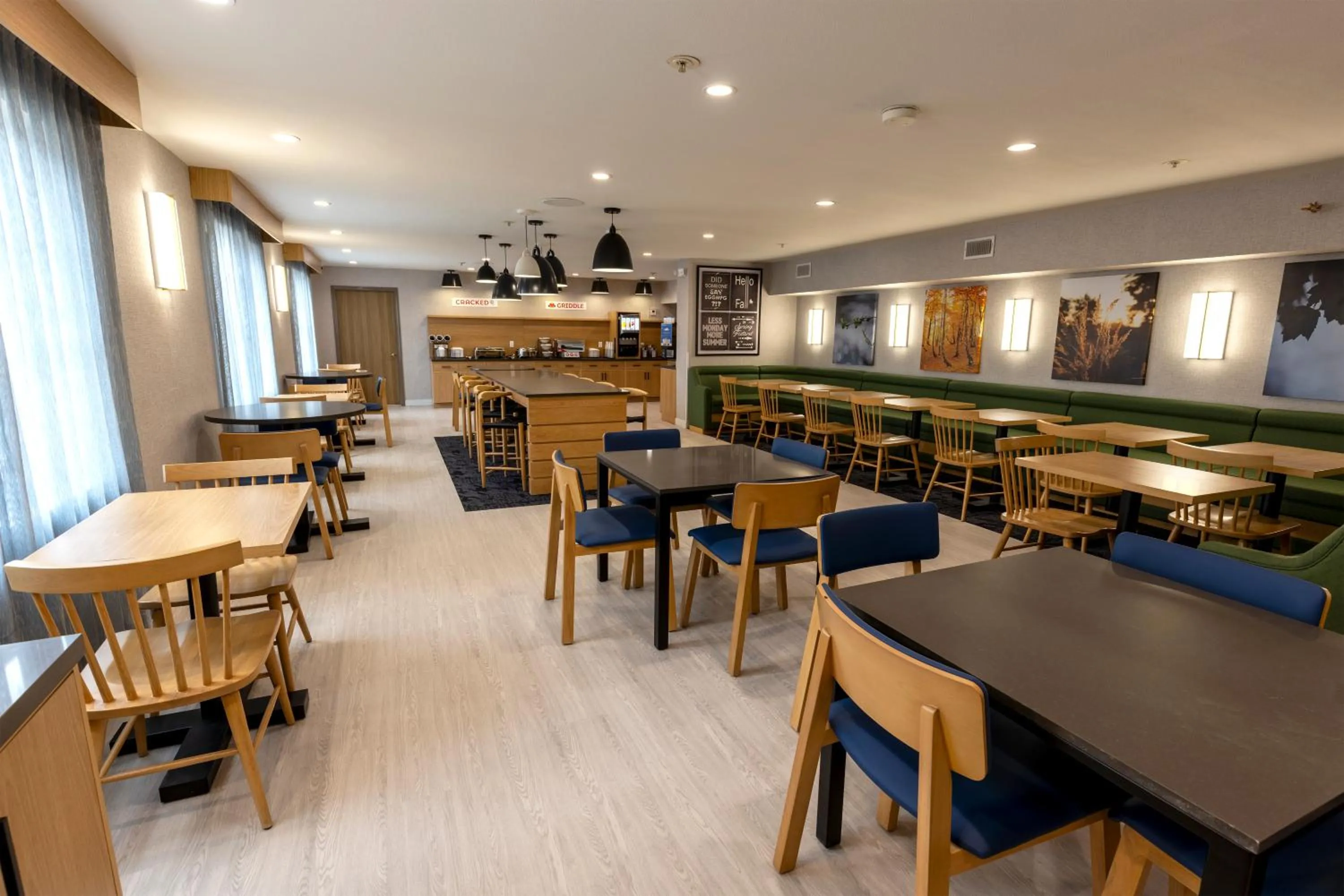 Lobby or reception in Sonesta ES Suites Lafayette Airport