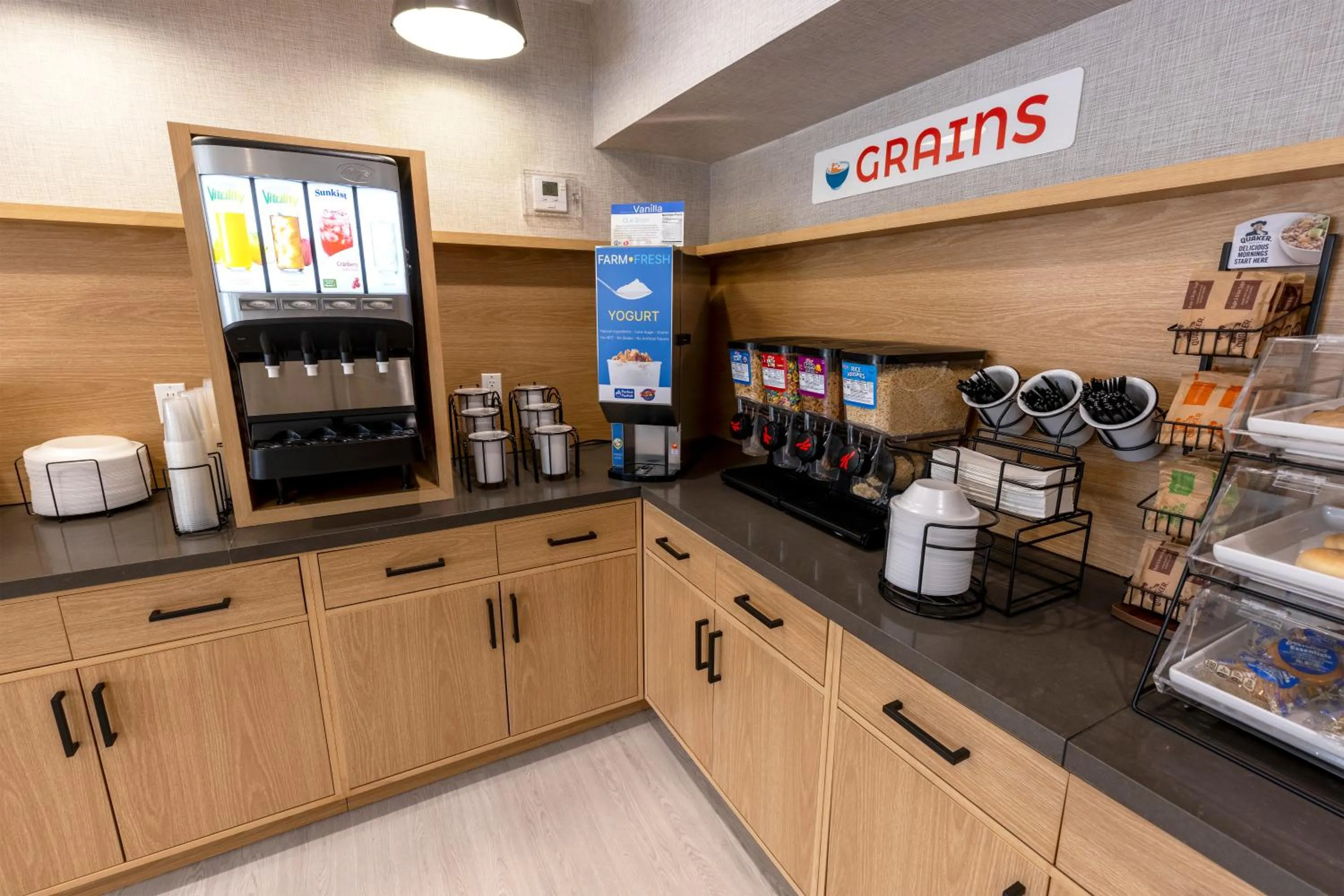 Breakfast in Sonesta ES Suites Lafayette Airport