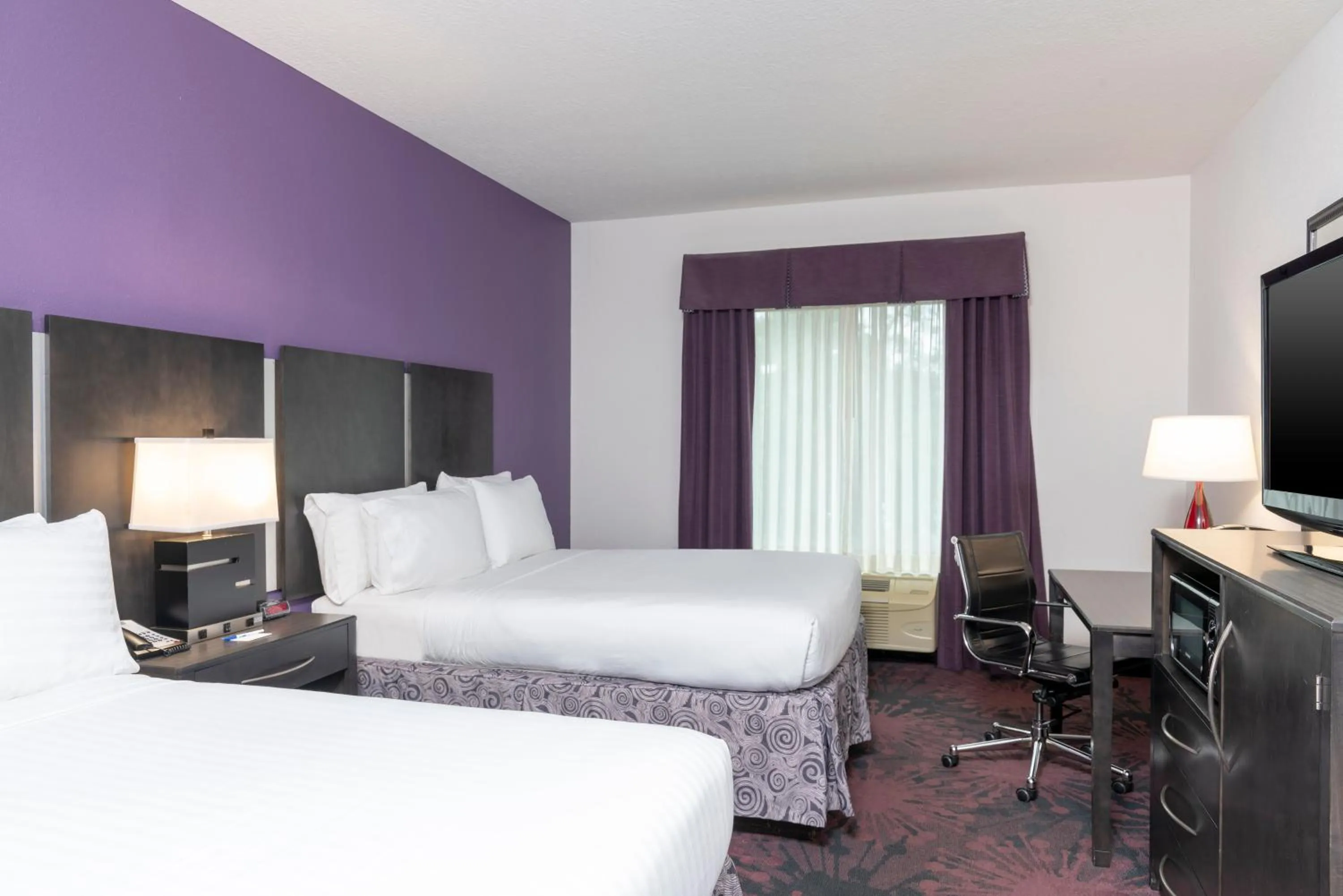Photo of the whole room, Bed in Holiday Inn Express & Suites Columbus - Polaris, an IHG Hotel