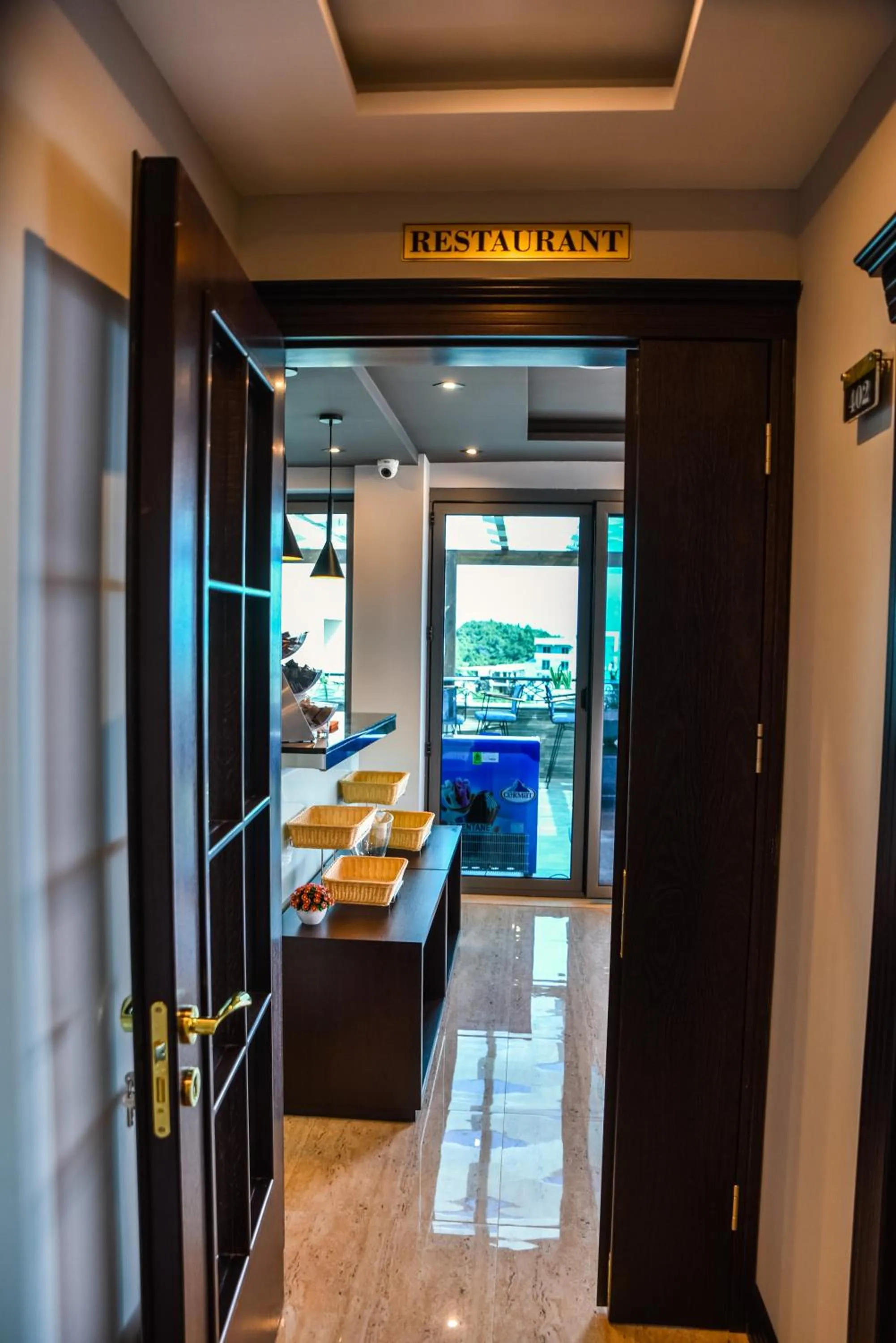 Restaurant/places to eat in Padam Hotel & SPA