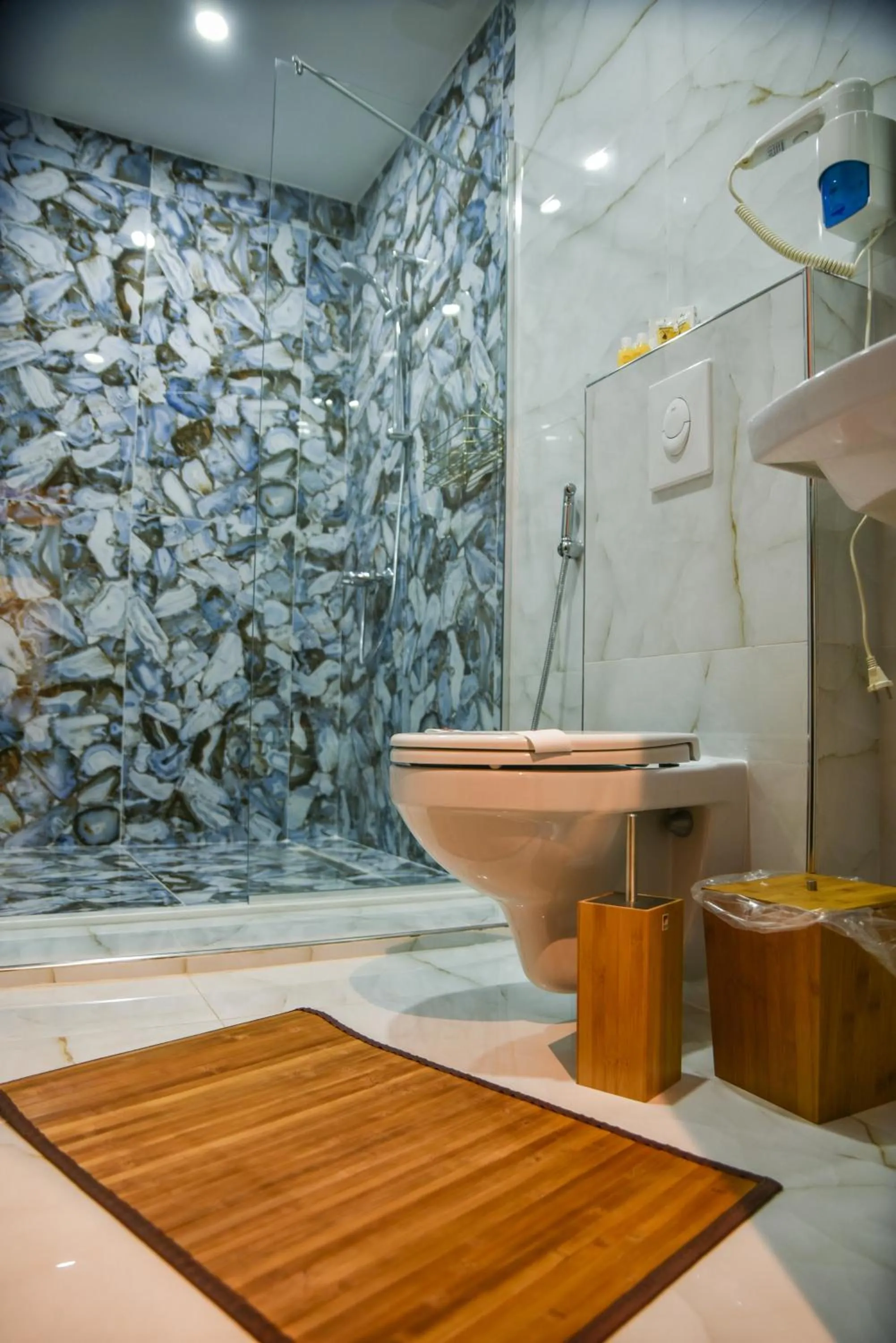 Shower in Padam Hotel & SPA