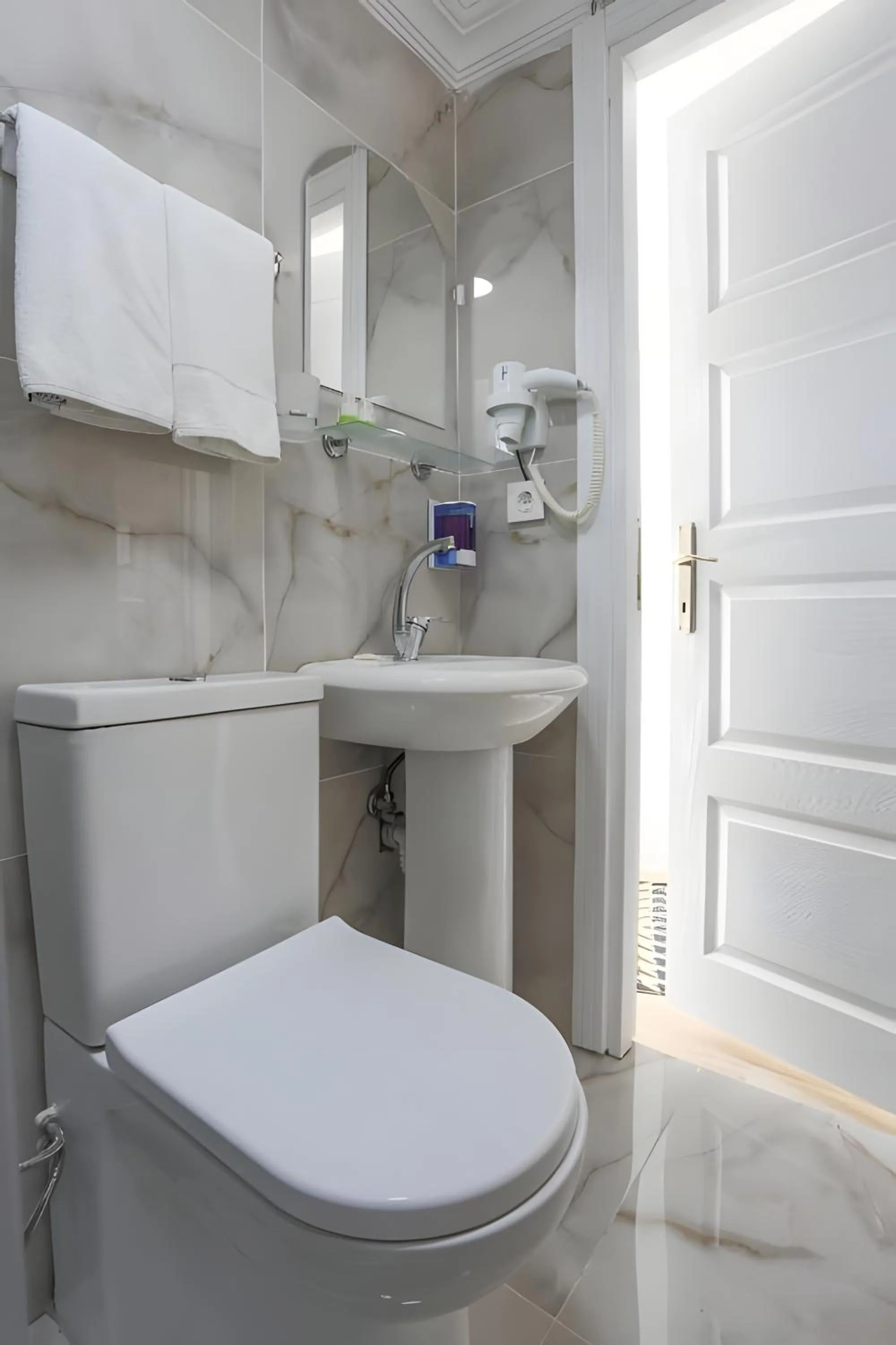 Shower in Sofia Corner Hotel