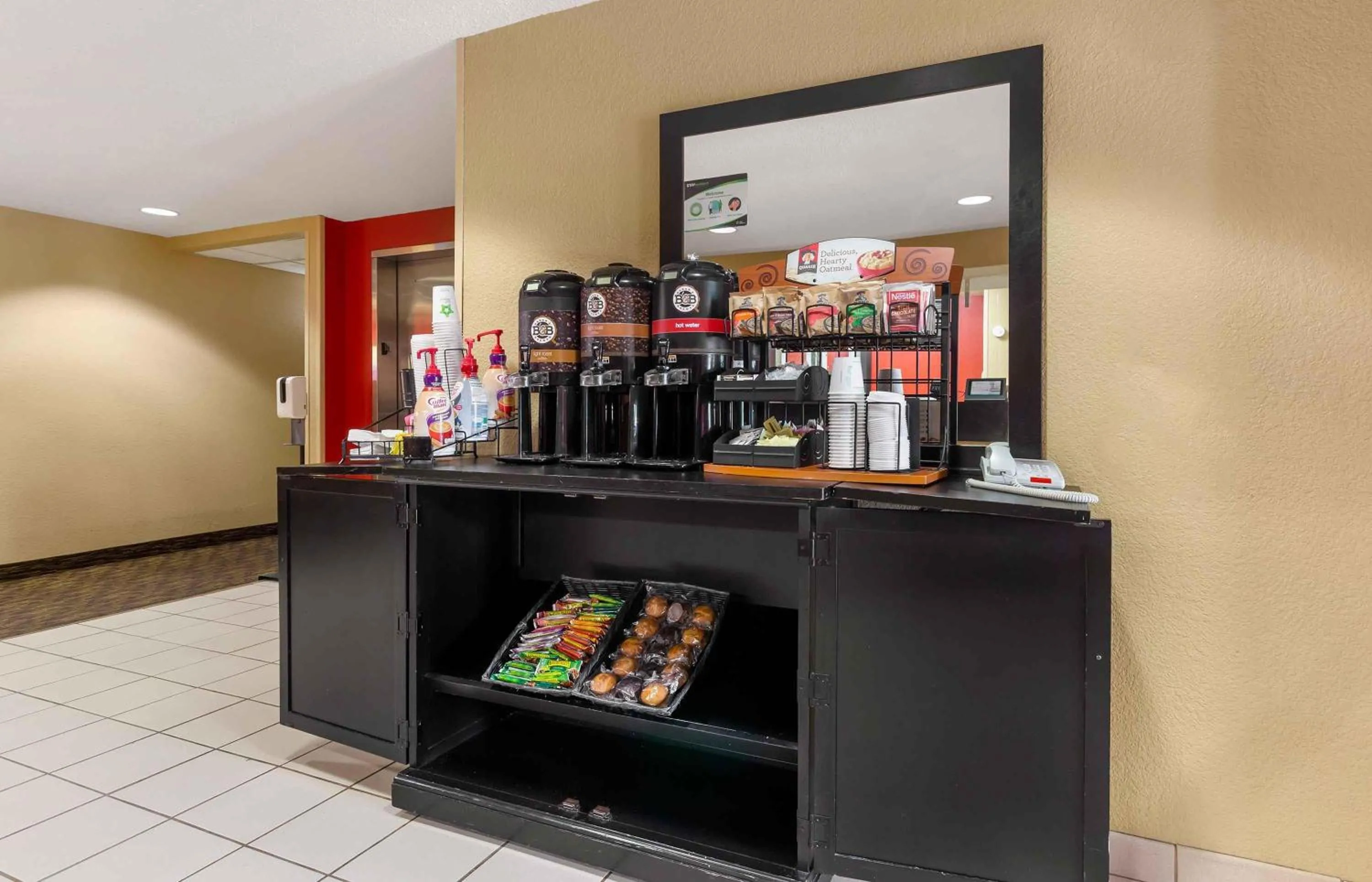 Breakfast in Extended Stay America Suites - Baltimore - Timonium